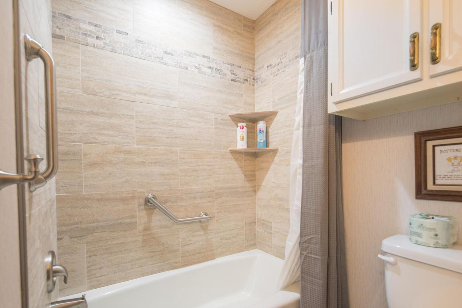 Bohemian Hill - Guadalupe Rivefront, Ancient Cypress Trees, Sleeps 12!
