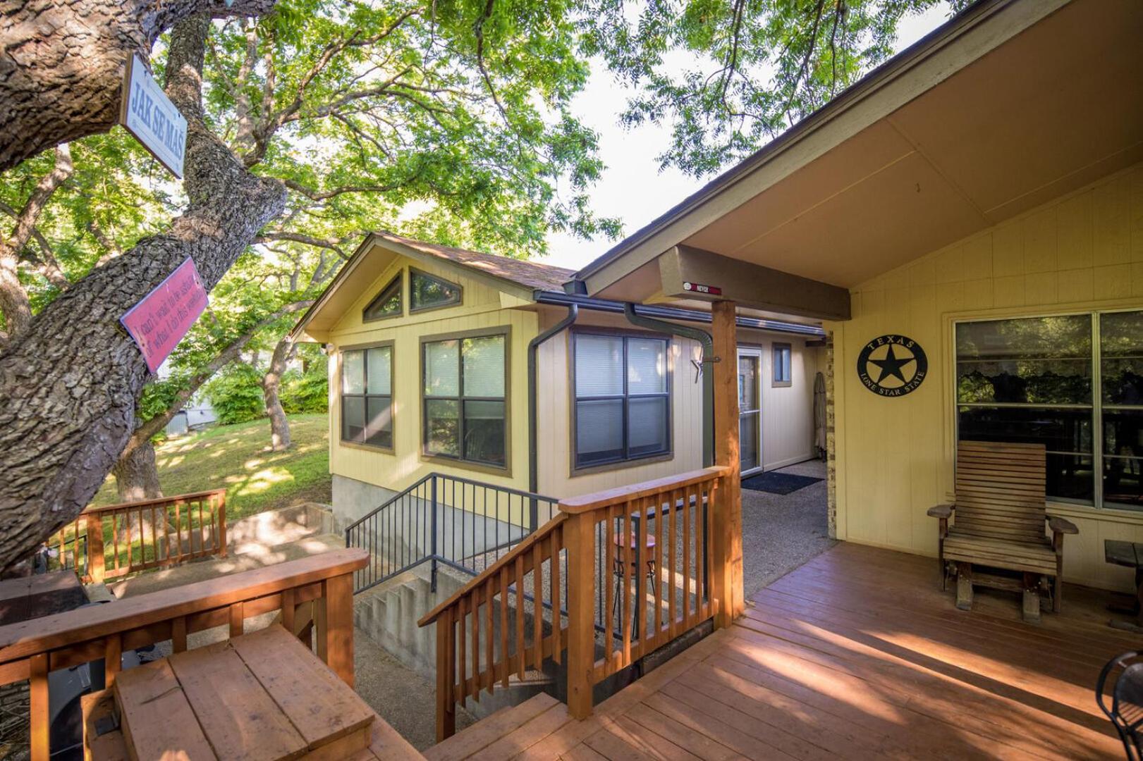Bohemian Hill - Guadalupe Rivefront, Ancient Cypress Trees, Sleeps 12!