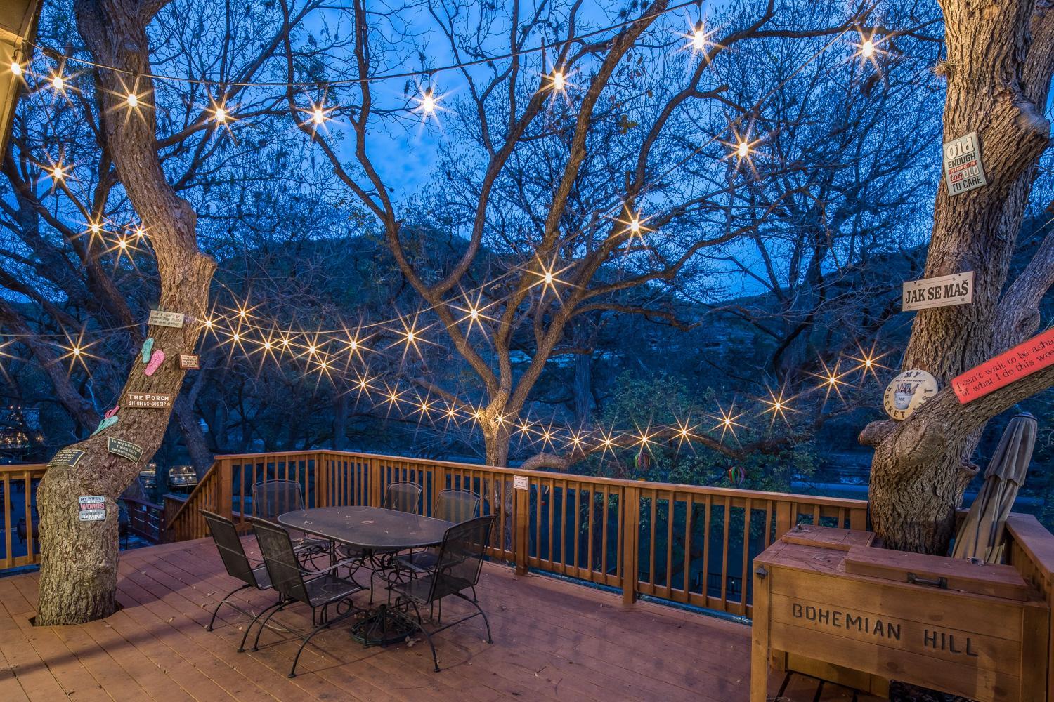 Bohemian Hill - Guadalupe Rivefront, Ancient Cypress Trees, Sleeps 12!
