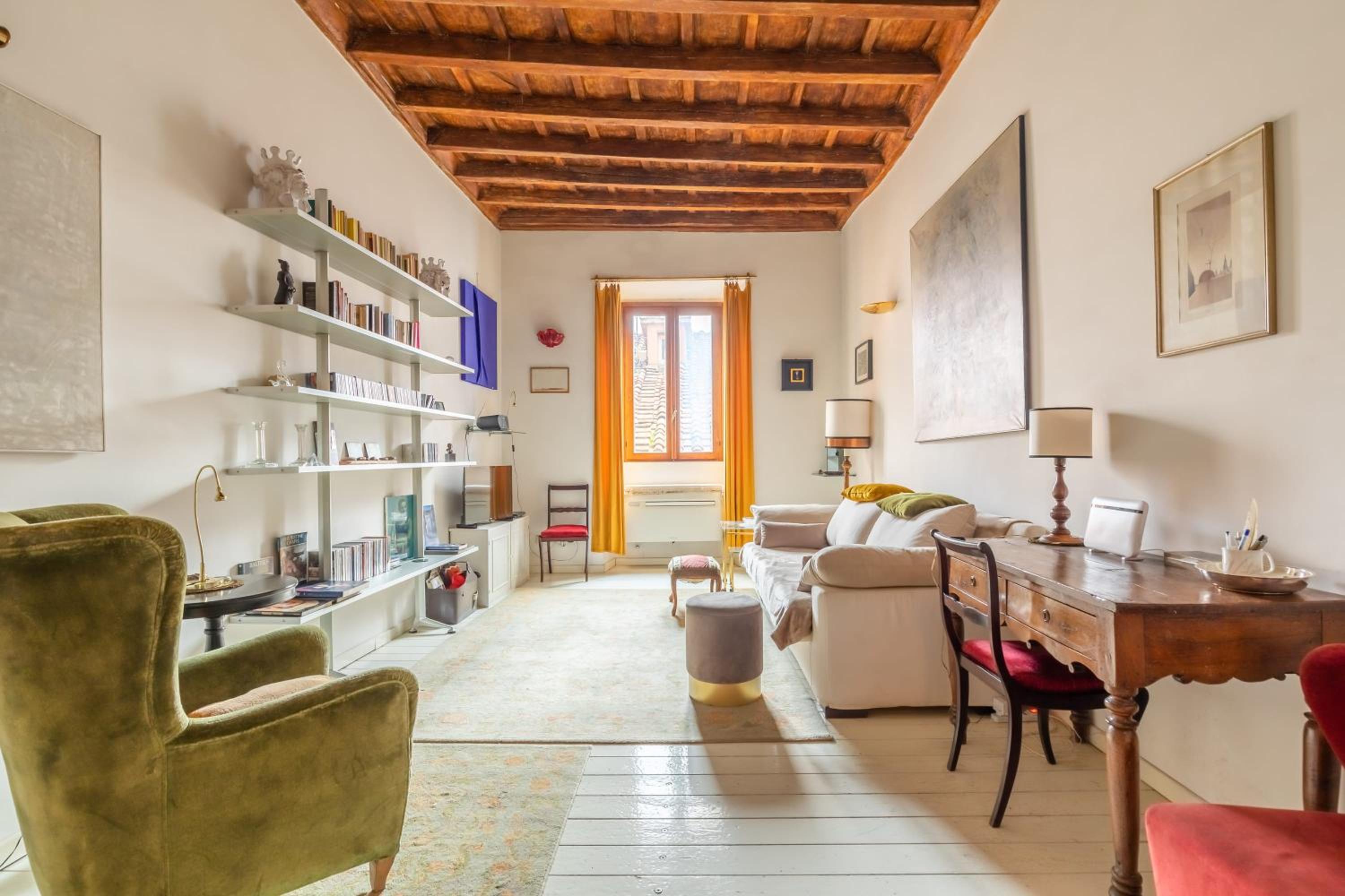 Reginella White Apartment