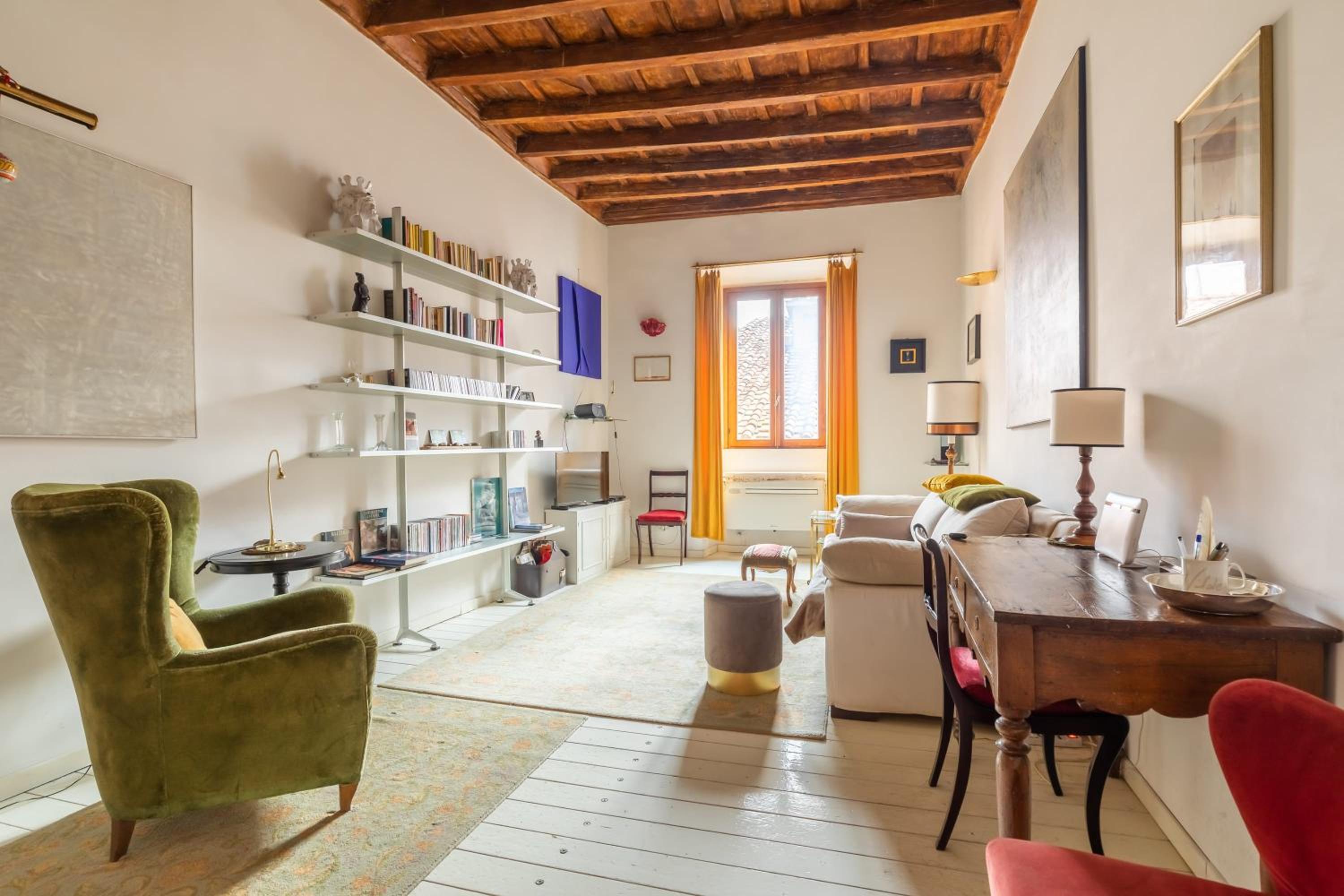 Reginella White Apartment