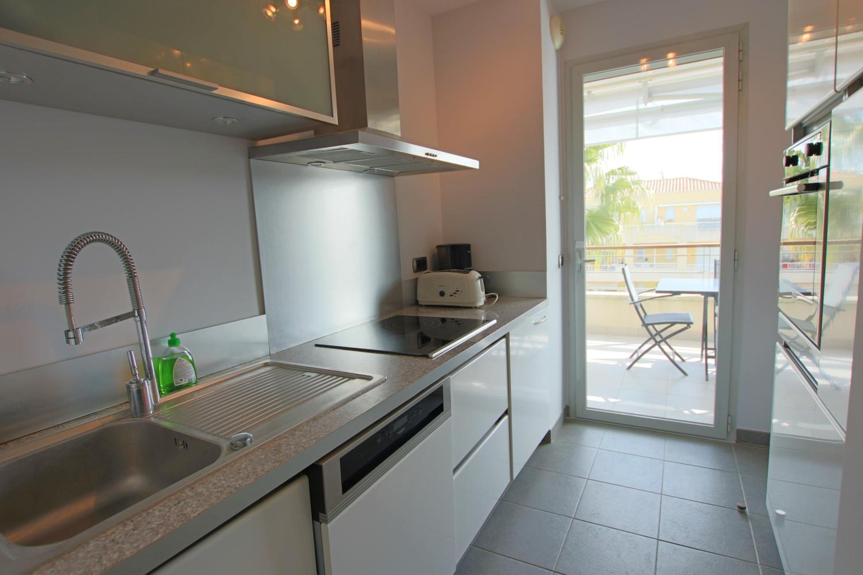 Fully equipped apartment with large terrace lounge area