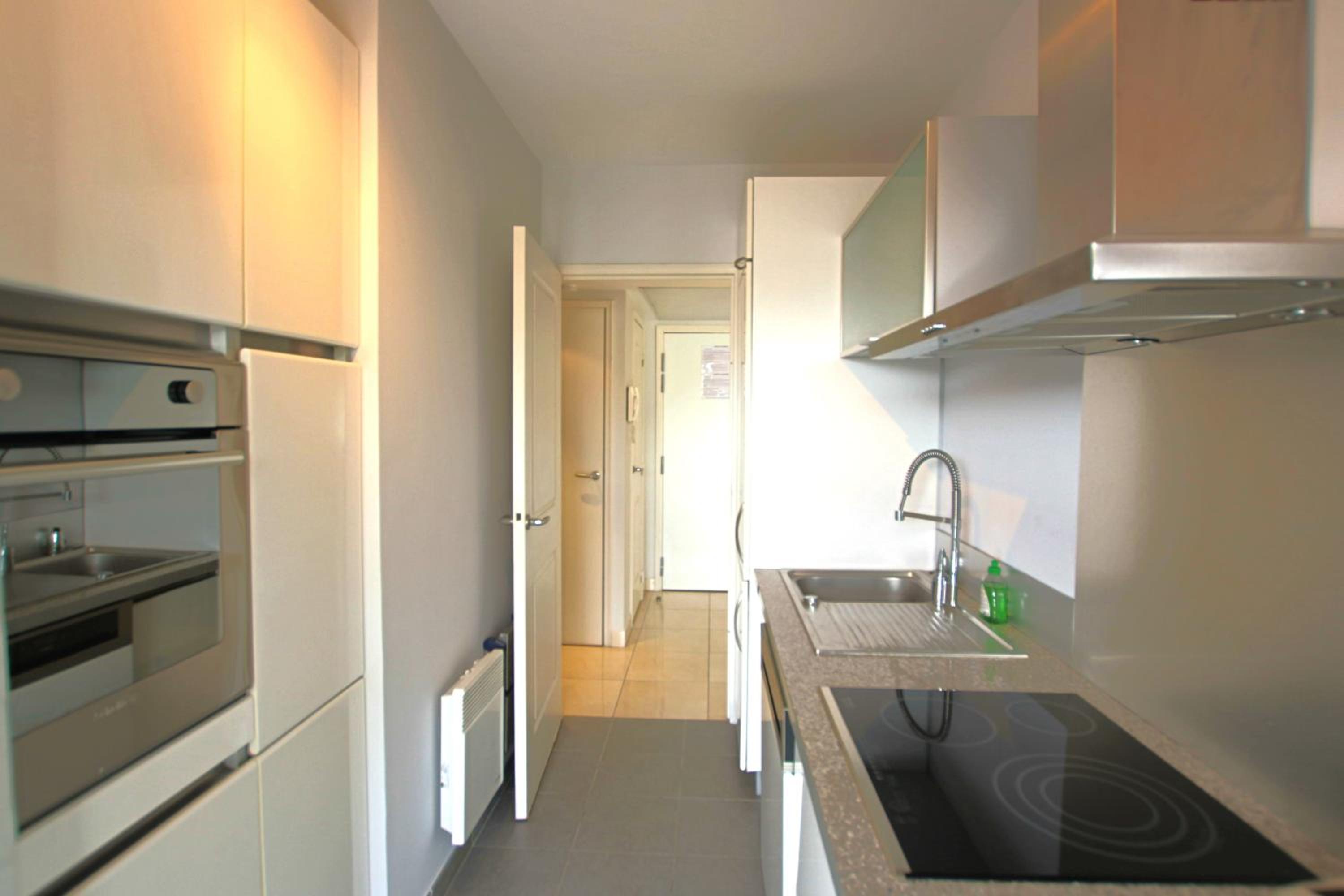 Fully equipped apartment with large terrace lounge area