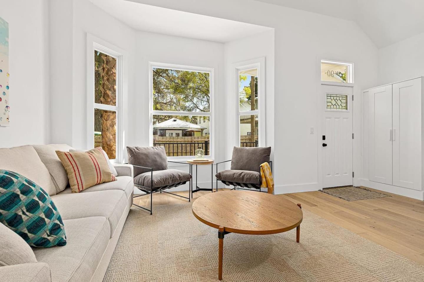 Haven Tiny House - Heated Pool - Walk To Downtown view 2