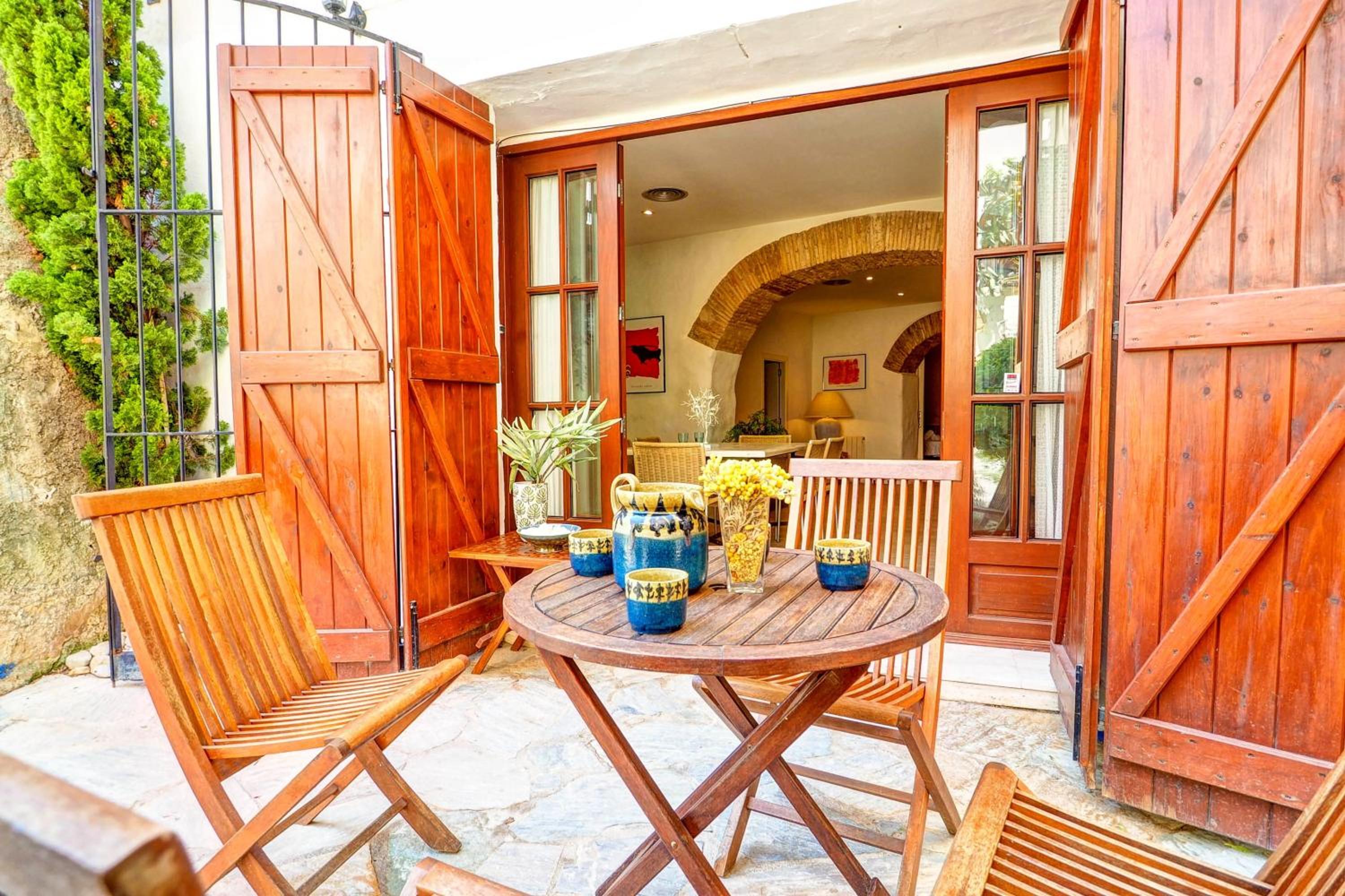 Charming house next to the beach by Hello Homes Sitges view 3