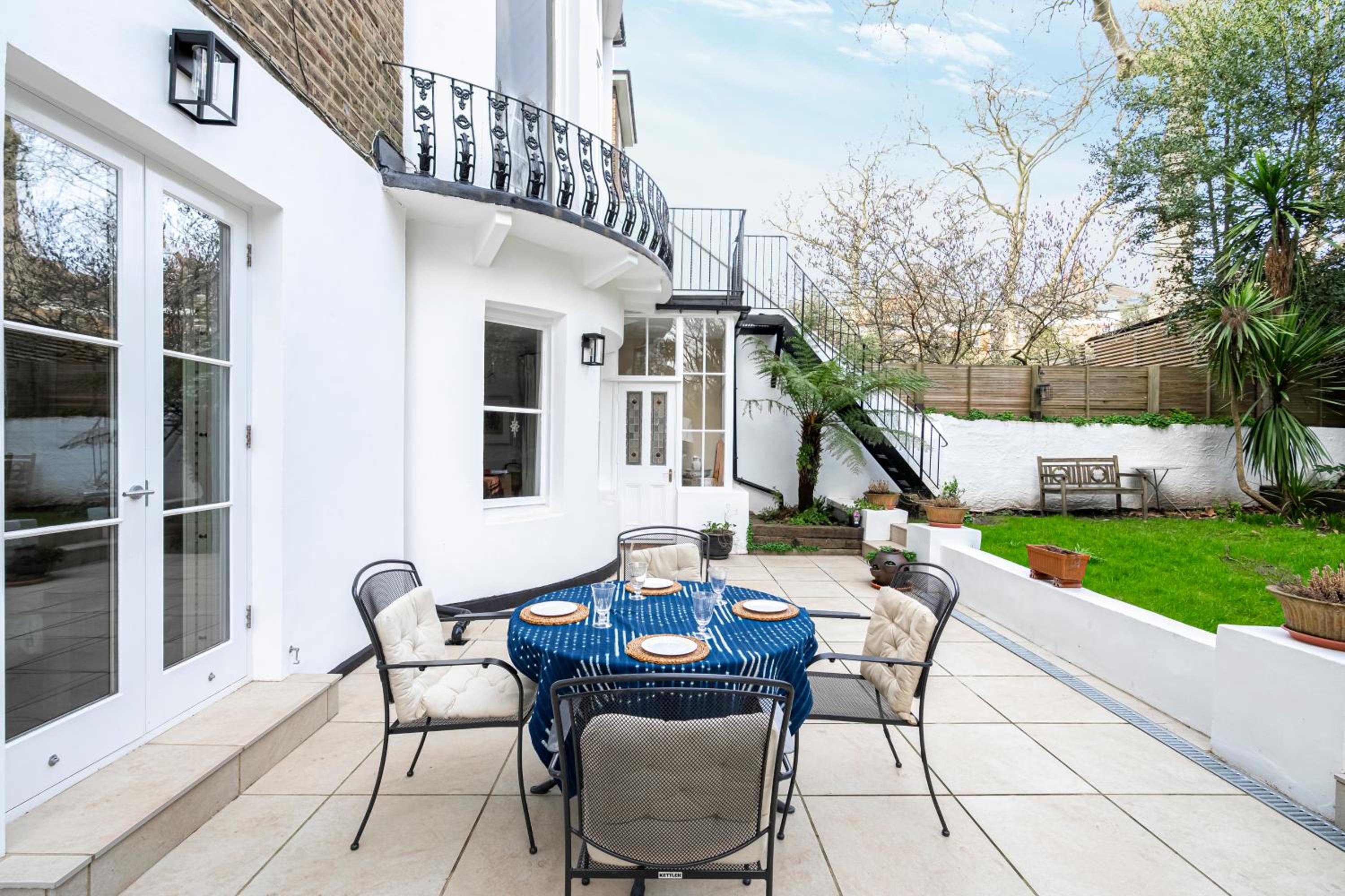 JOIVY Elegant 2 bed near Hampstead and Camden, sleeps 4