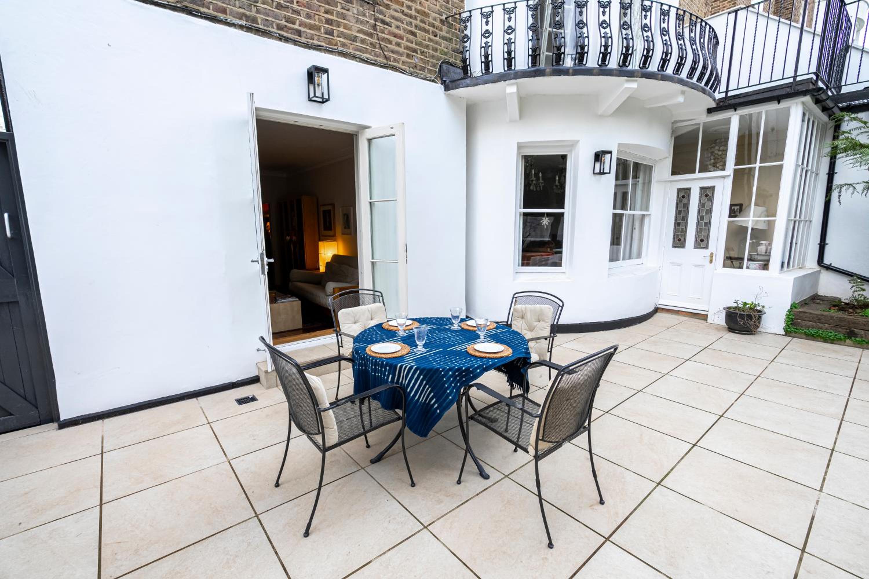 JOIVY Elegant 2 bed near Hampstead and Camden, sleeps 4