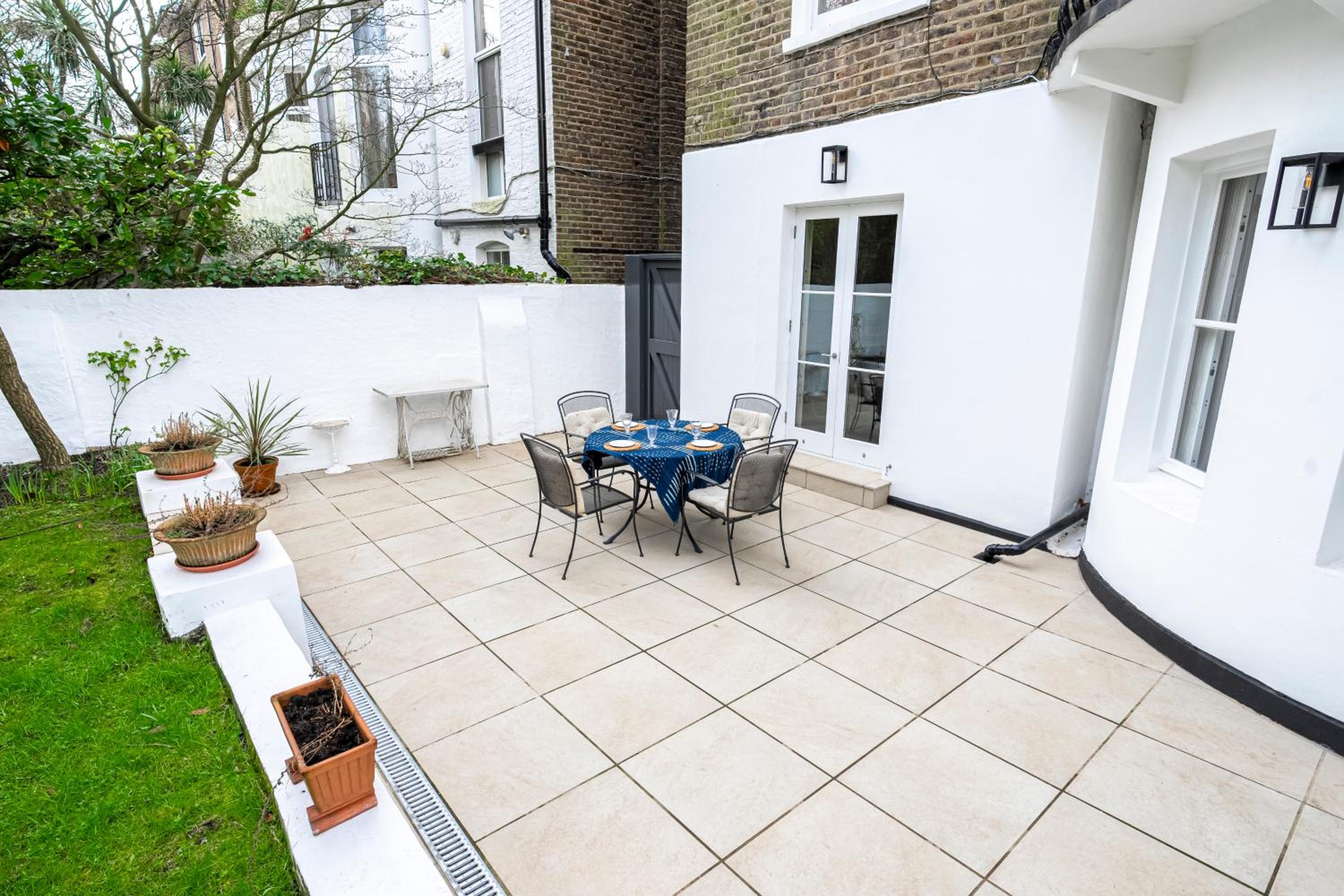 JOIVY Elegant 2 bed near Hampstead and Camden, sleeps 4