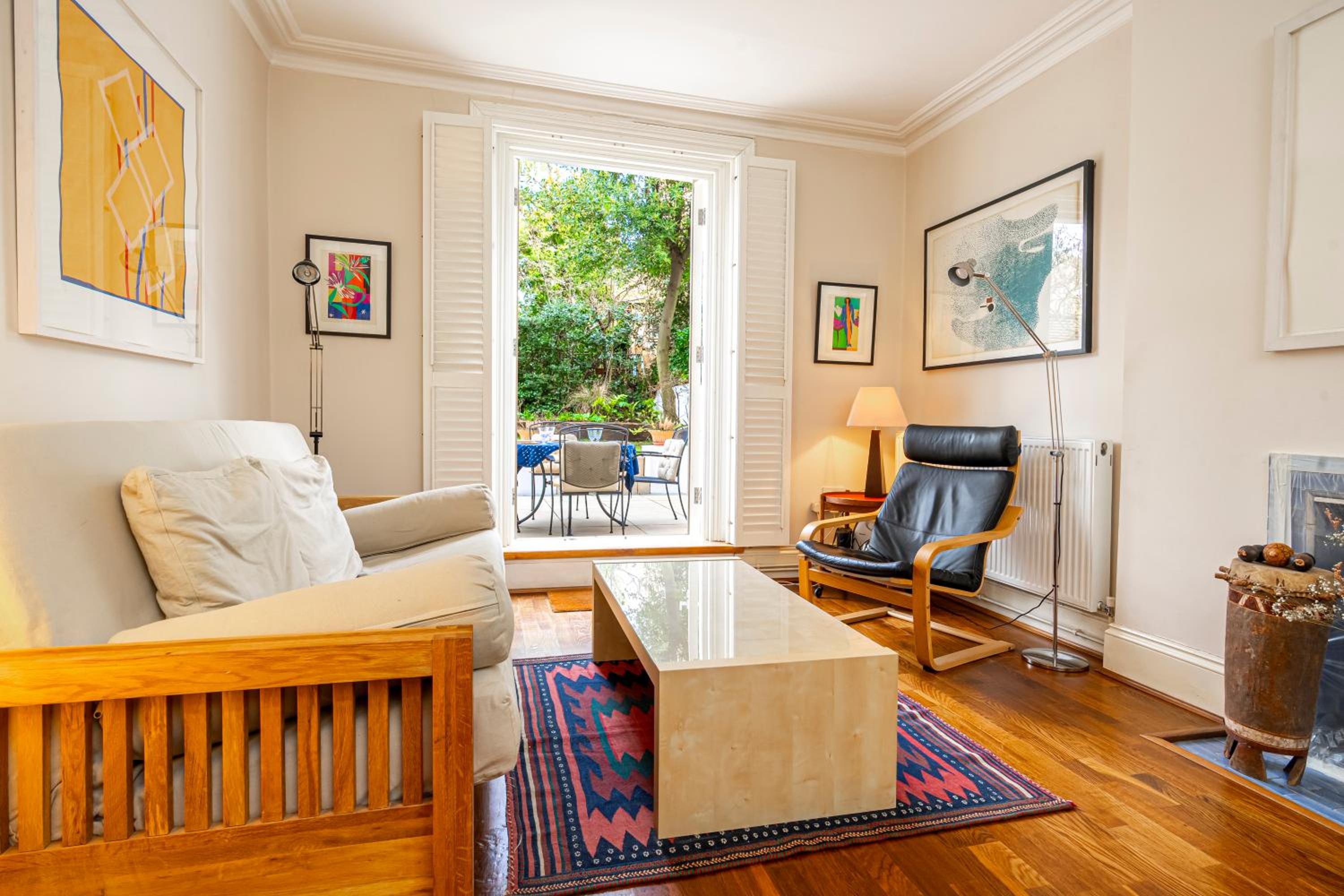 JOIVY Elegant 2 bed near Hampstead and Camden, sleeps 4