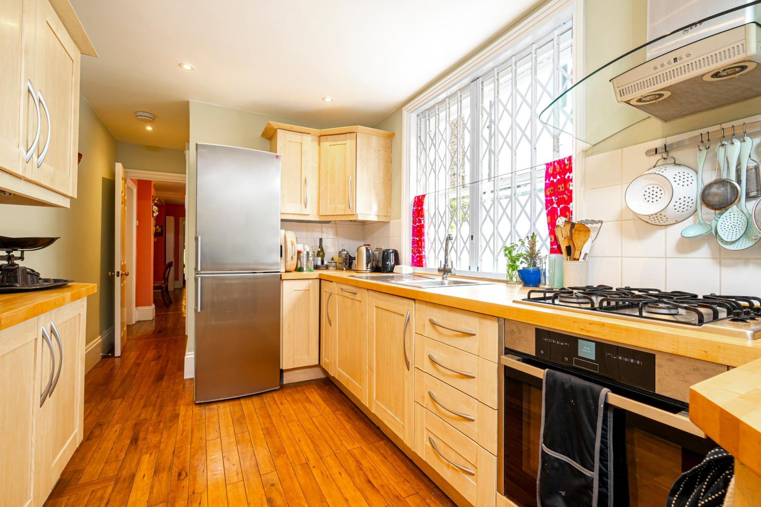 JOIVY Elegant 2 bed near Hampstead and Camden, sleeps 4