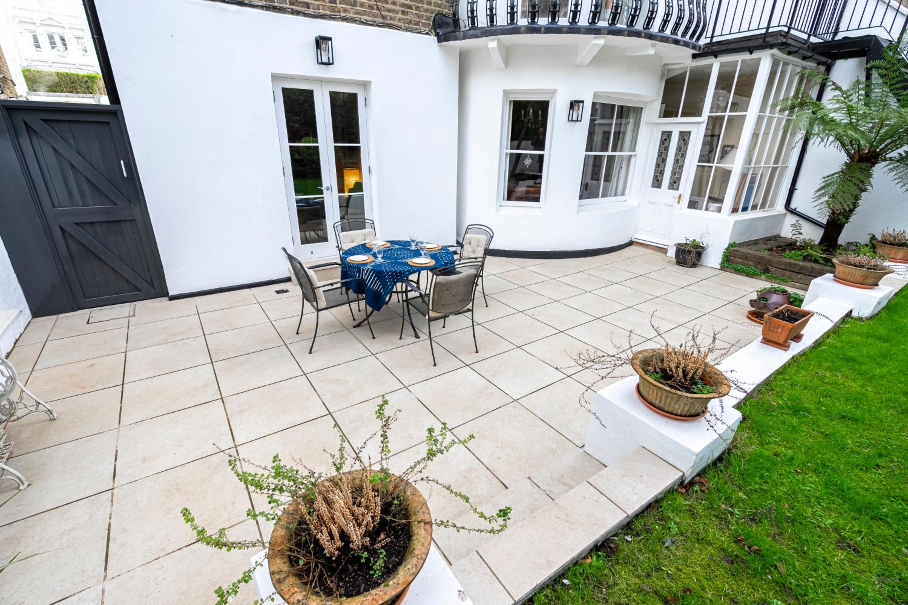 JOIVY Elegant 2 bed near Hampstead and Camden, sleeps 4