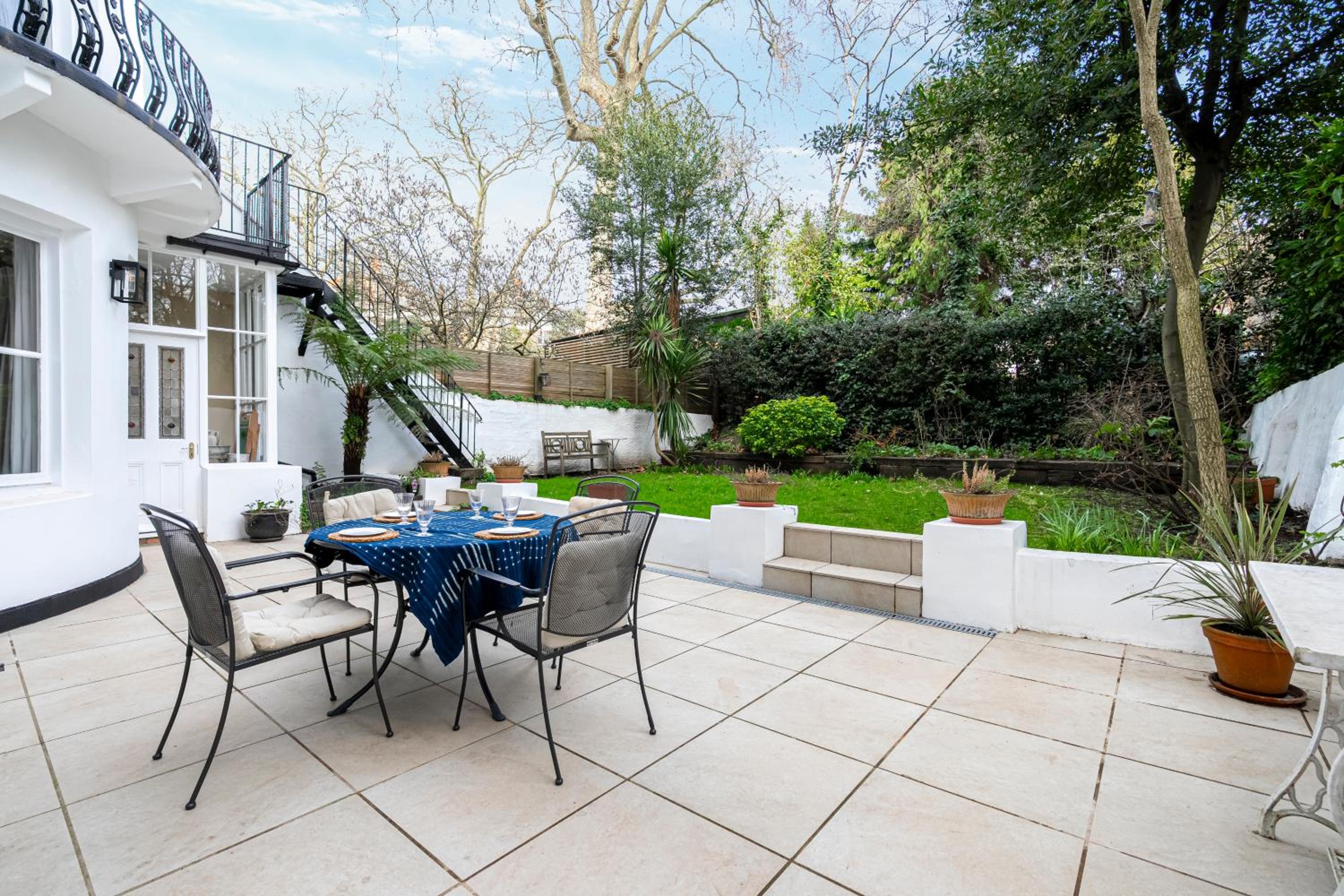 JOIVY Elegant 2 bed near Hampstead and Camden, sleeps 4