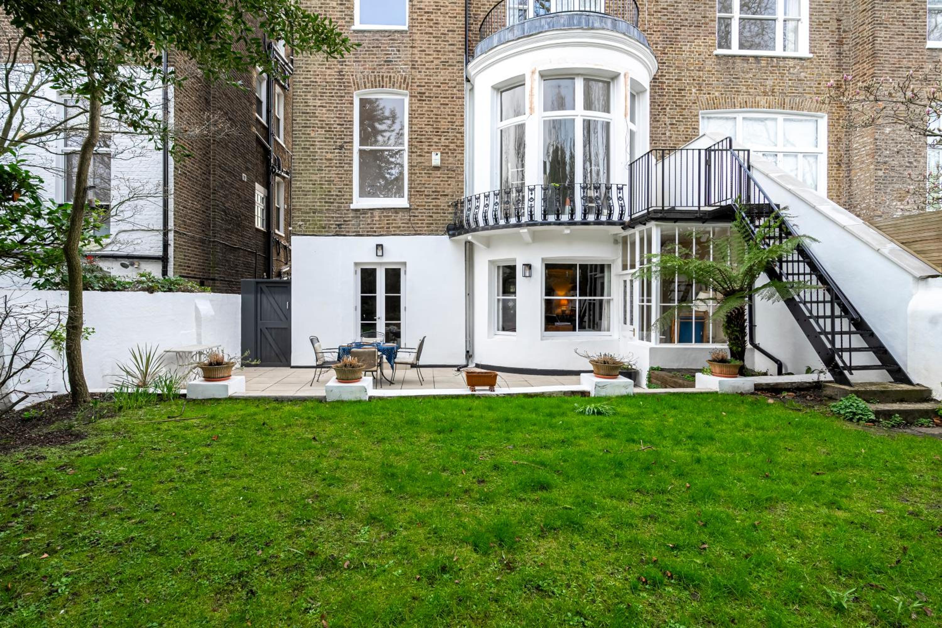 JOIVY Elegant 2 bed near Hampstead and Camden, sleeps 4