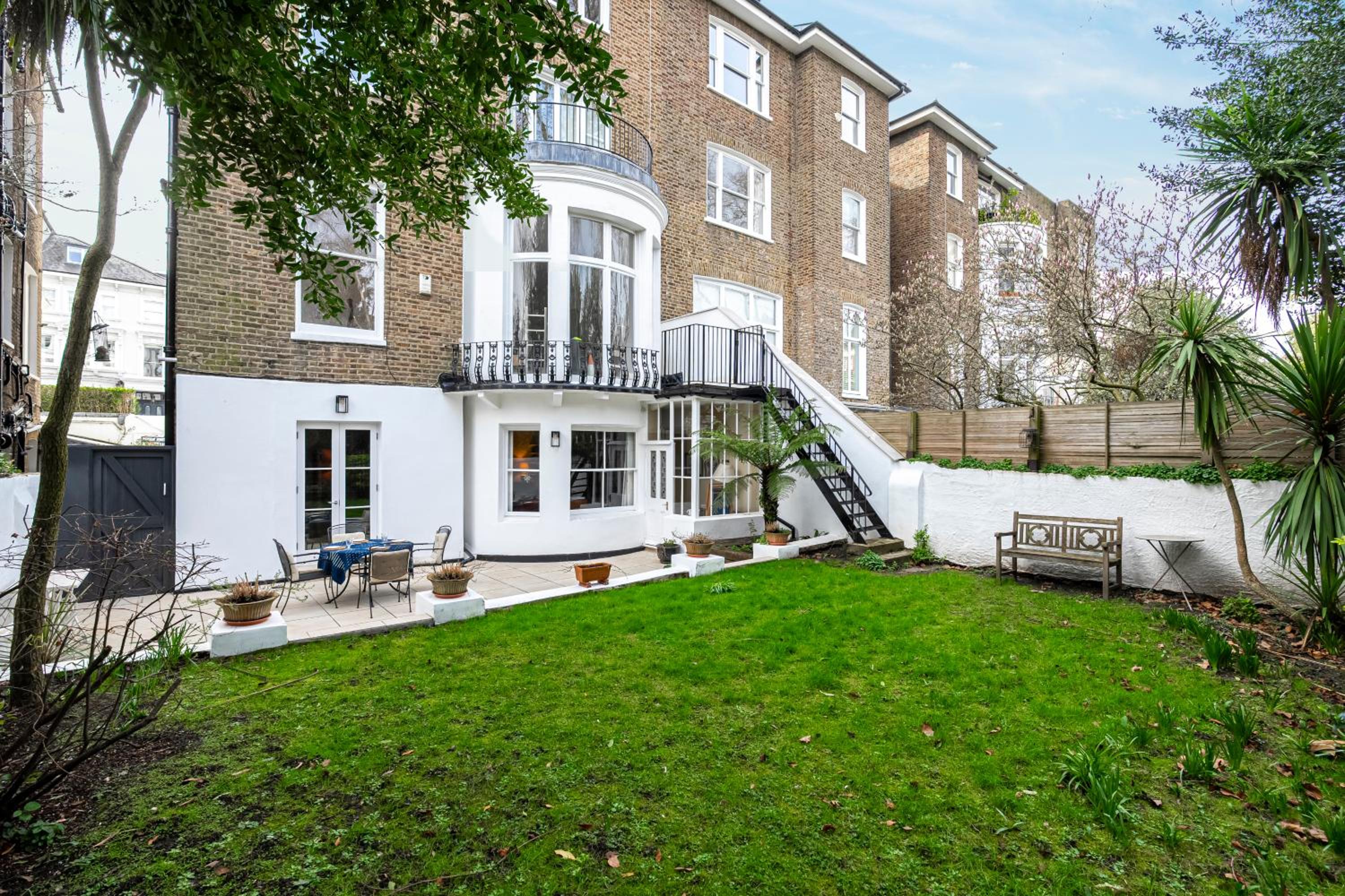 JOIVY Elegant 2 bed near Hampstead and Camden, sleeps 4