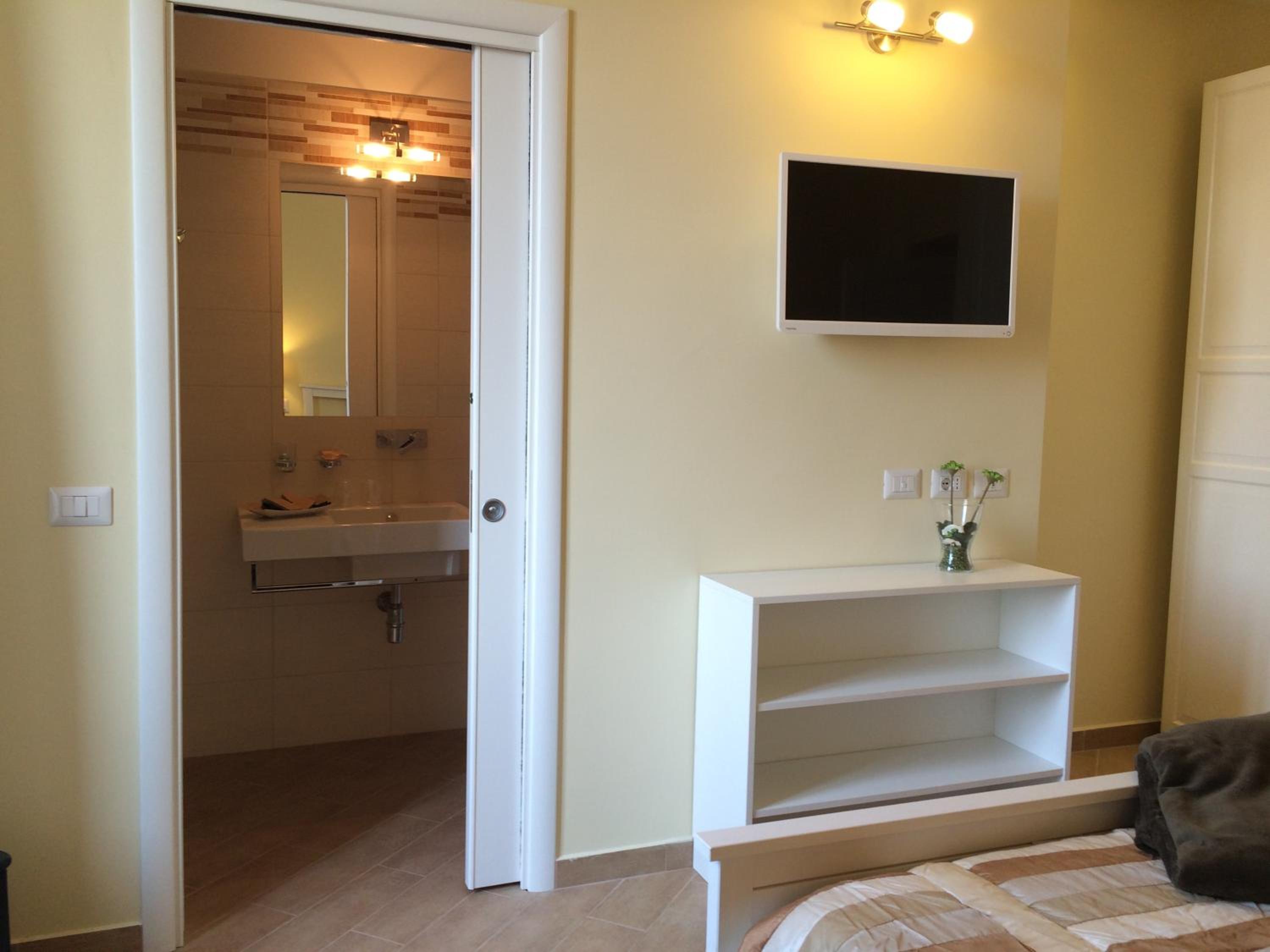 Serventi Longhi Rooms