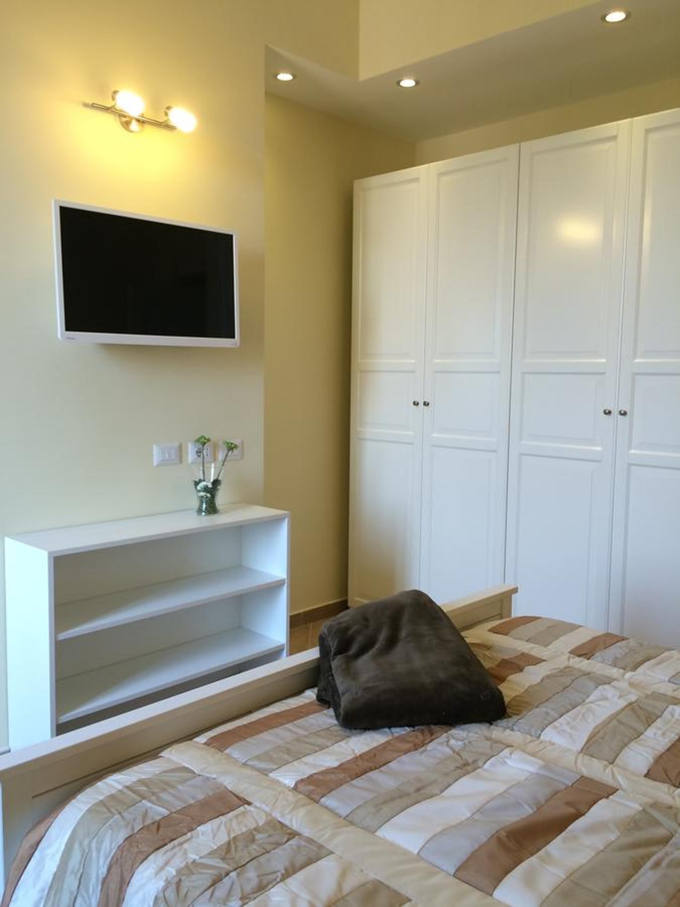 Serventi Longhi Rooms