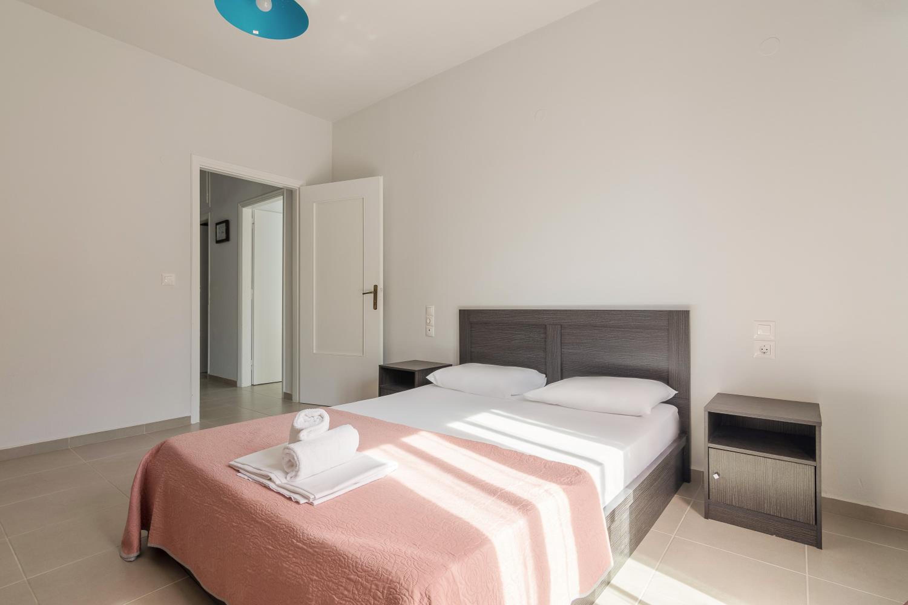 Comfy apartment for 6 people in Heraklion photo 2