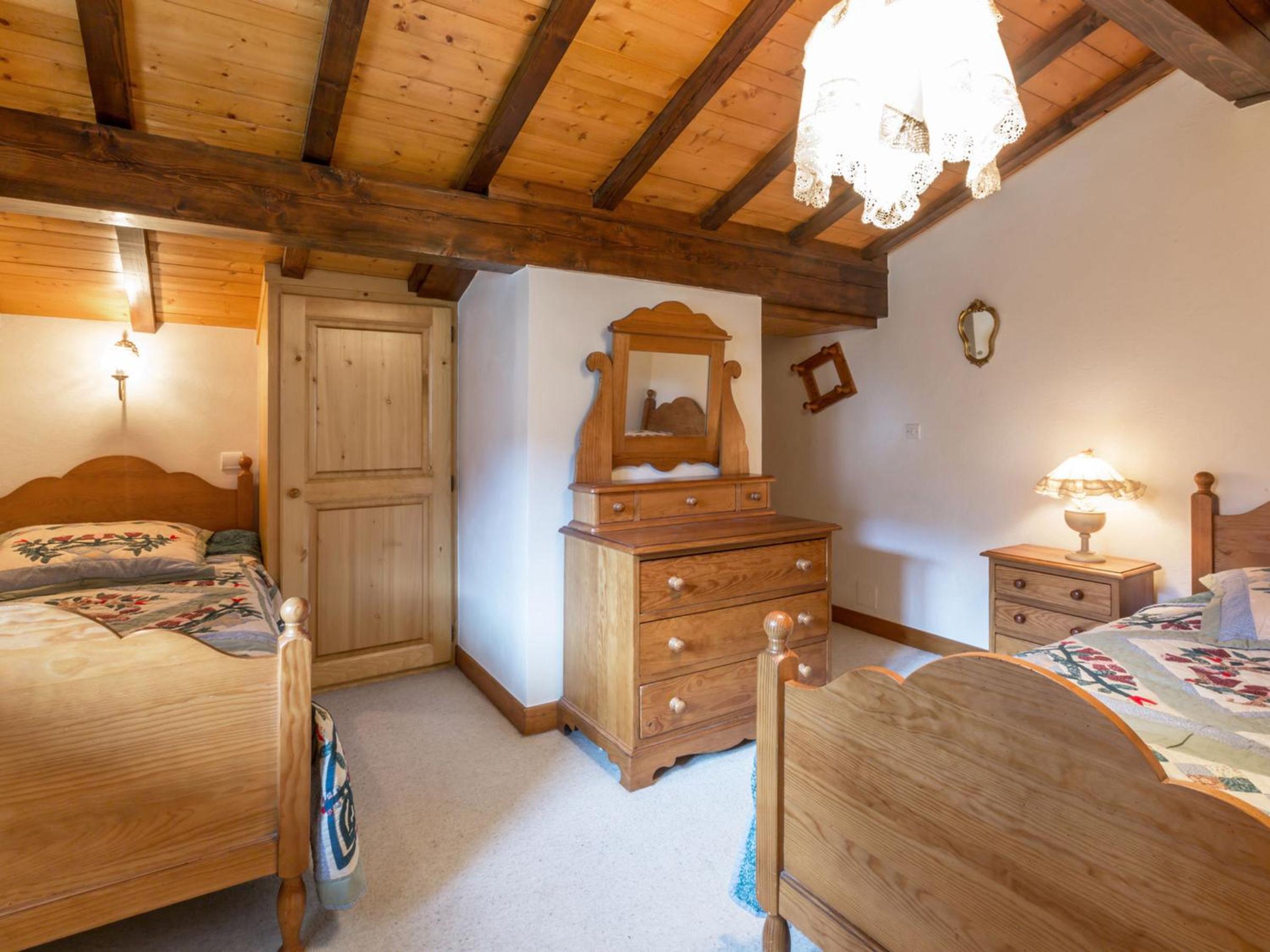 Charmant 3 pièces avec mezzanine, vue montagne, au calme, proche pistes et village, garage inclus - FR-1-304-193 photo 5