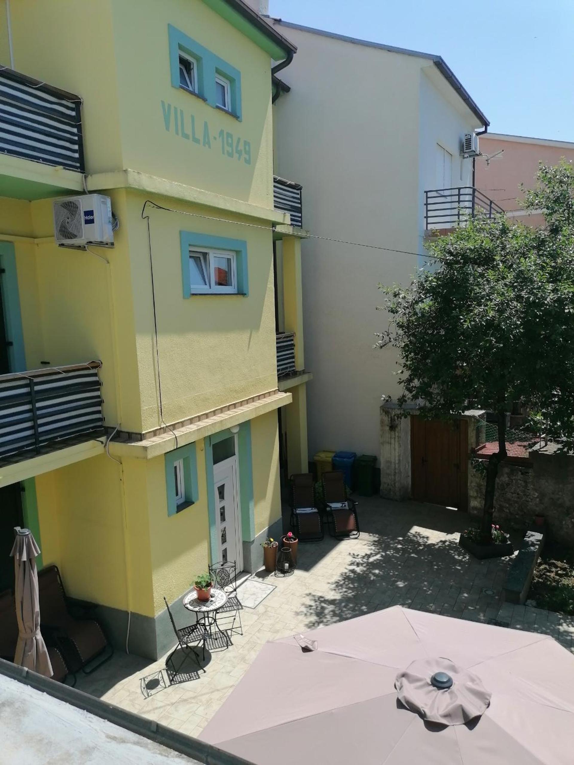 Villa Juni view 2
