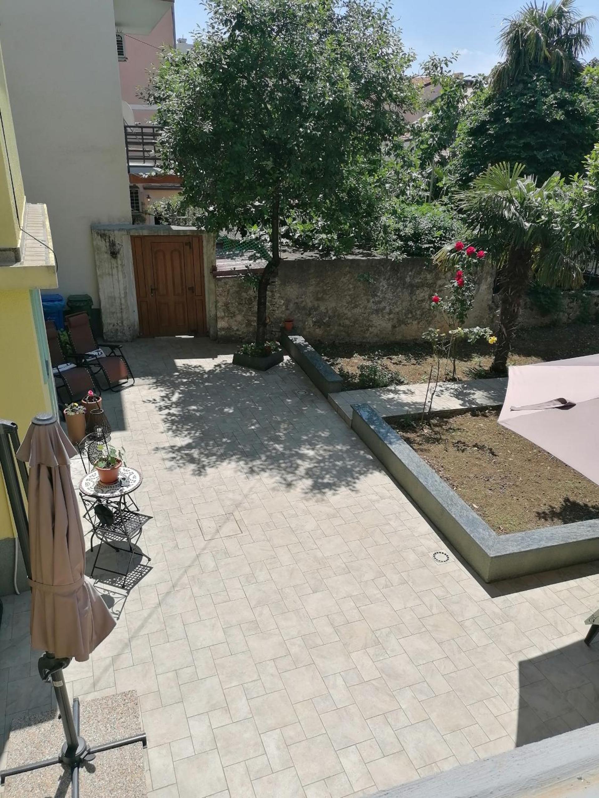 Villa Juni view 3