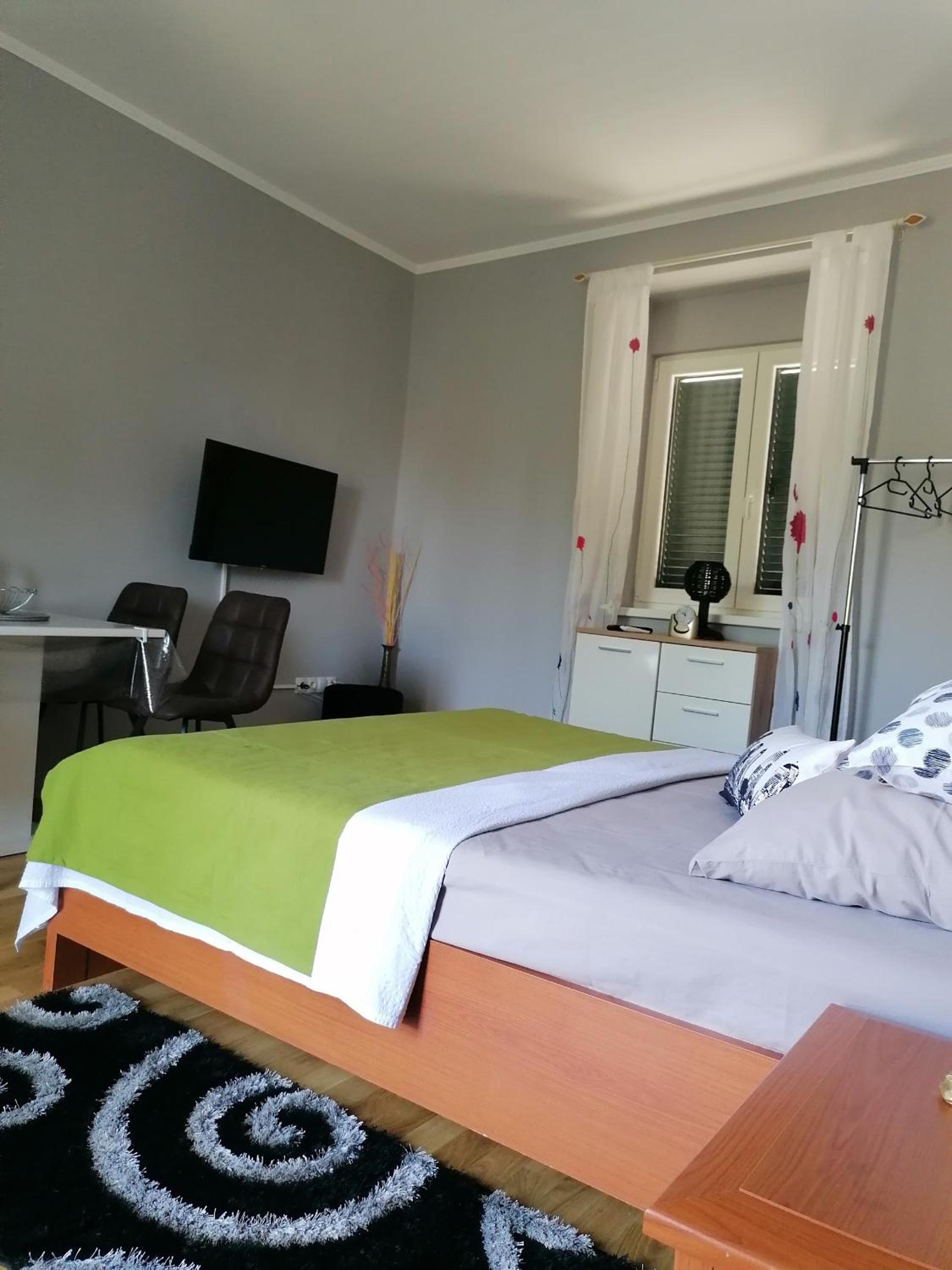Villa Juni view 4