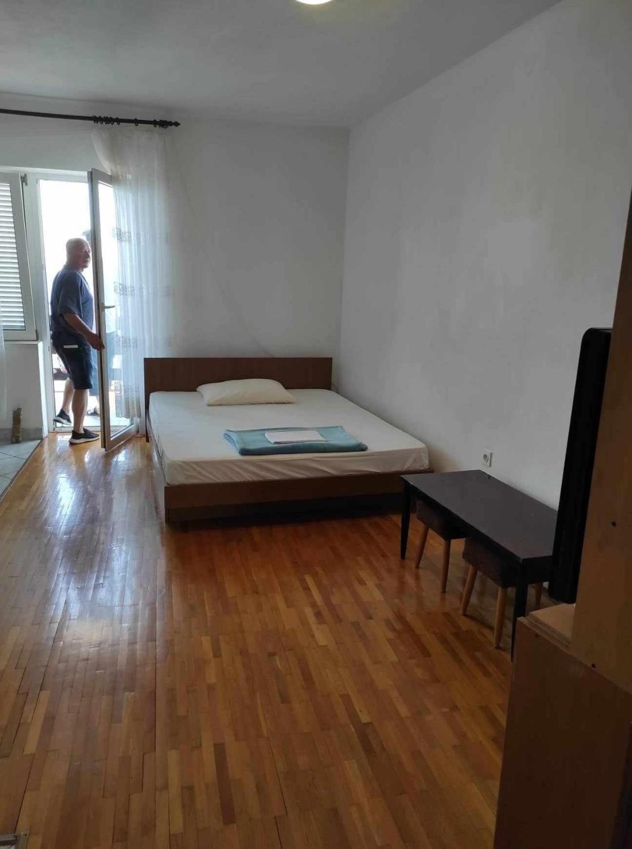 Apartment Pemper view 3