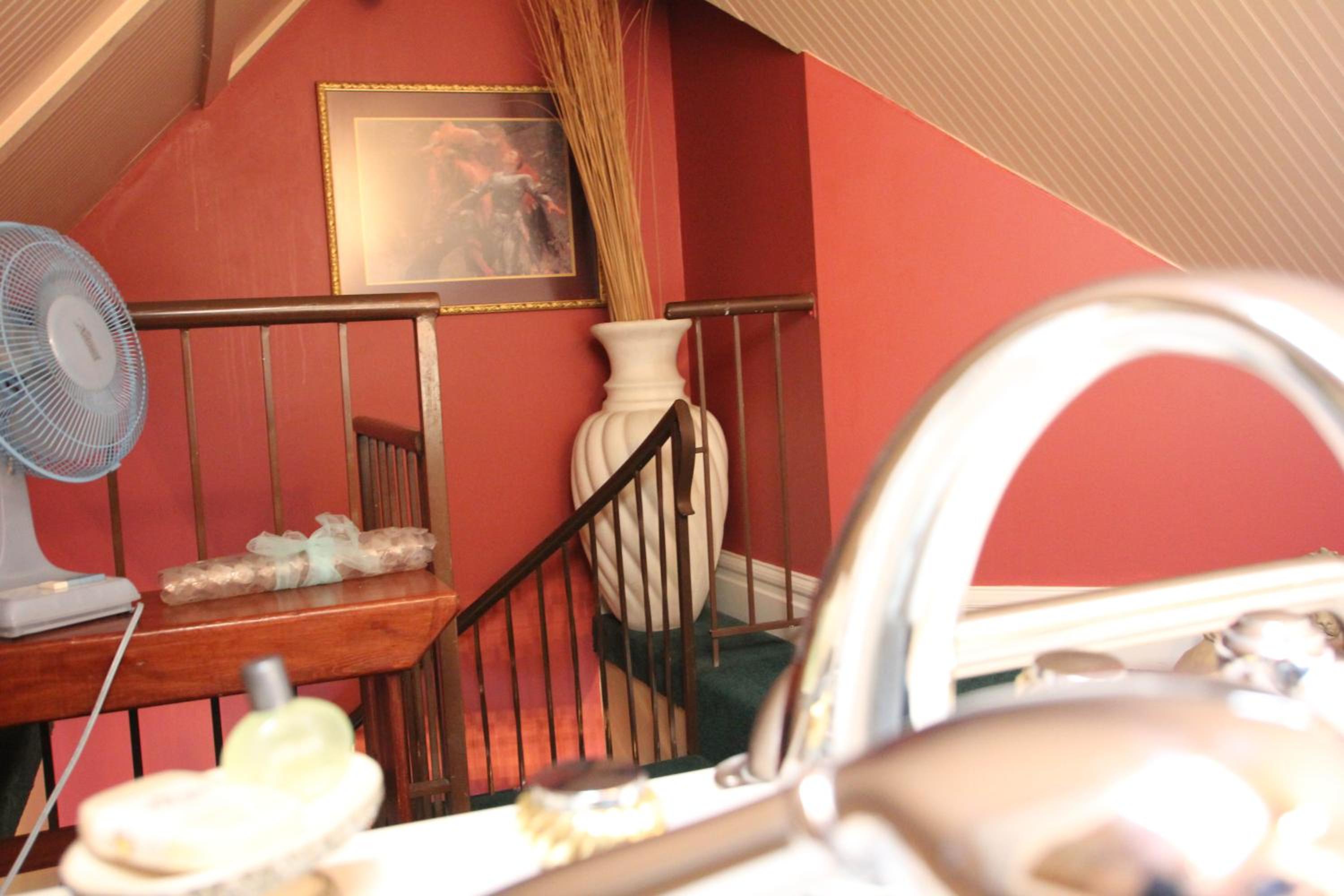 Hines Mansion - Property Image 8