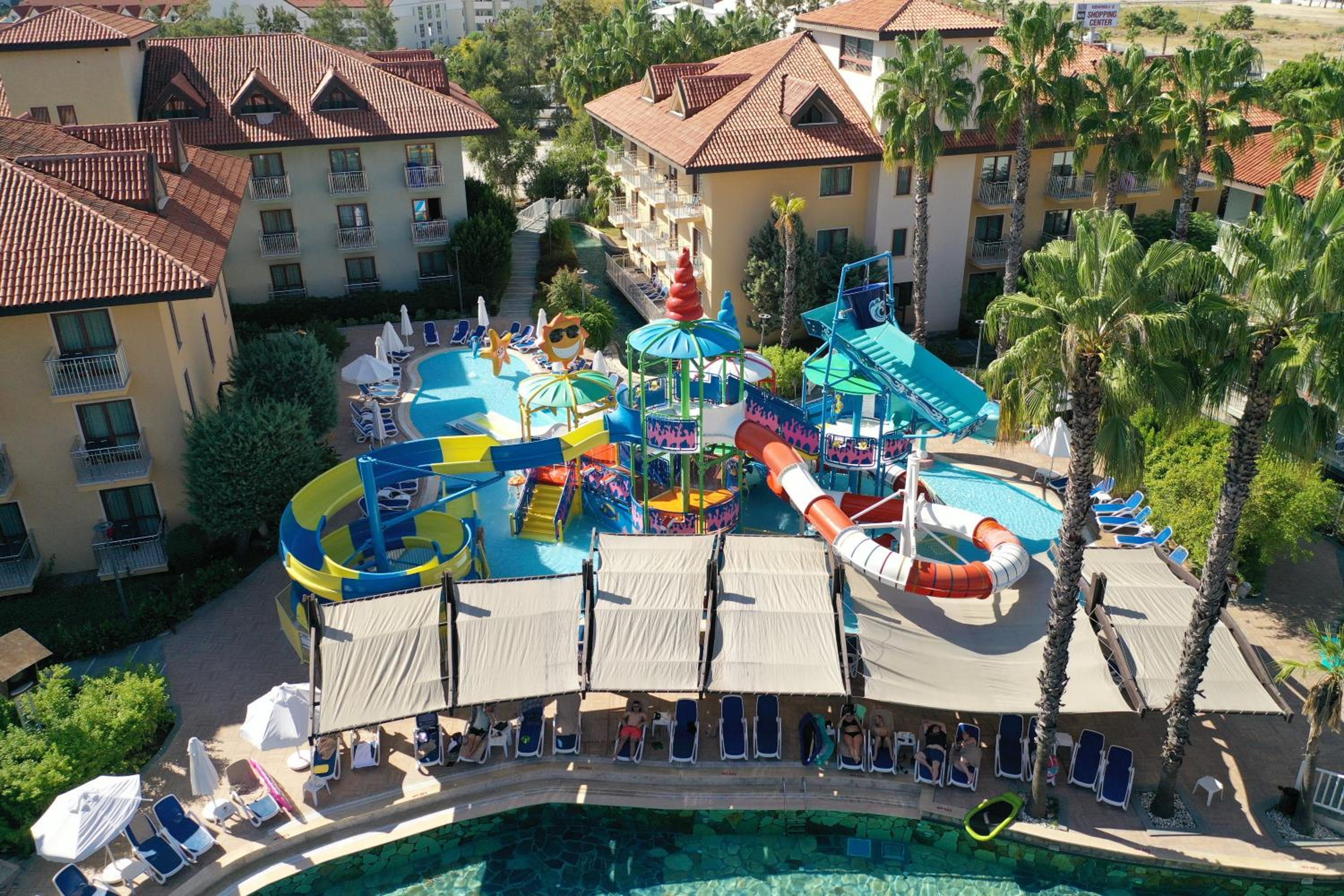Side Vacations - CLUB GRAND AQUA - Property Image 3