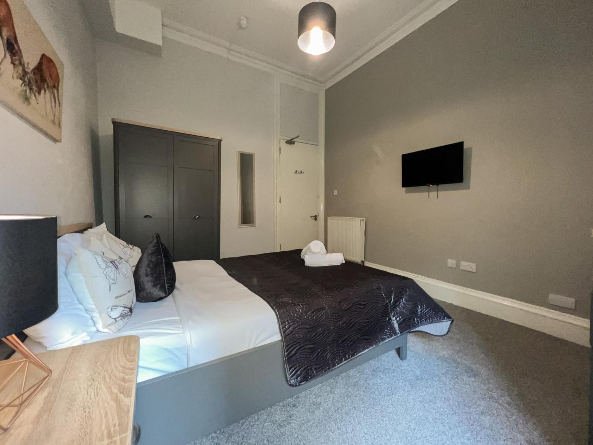 City Centre 5 Bedroom Flat on Sauchiehall Street