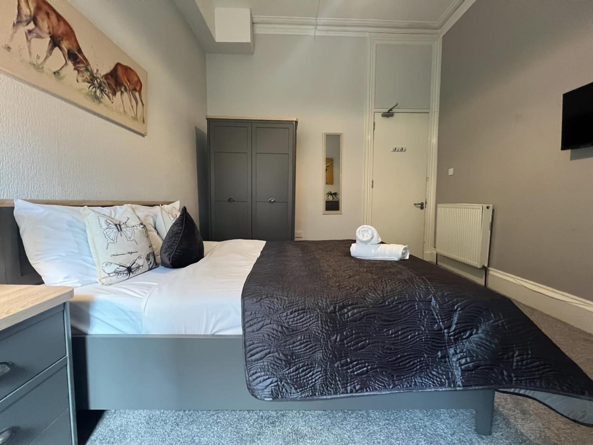 City Centre 5 Bedroom Flat on Sauchiehall Street