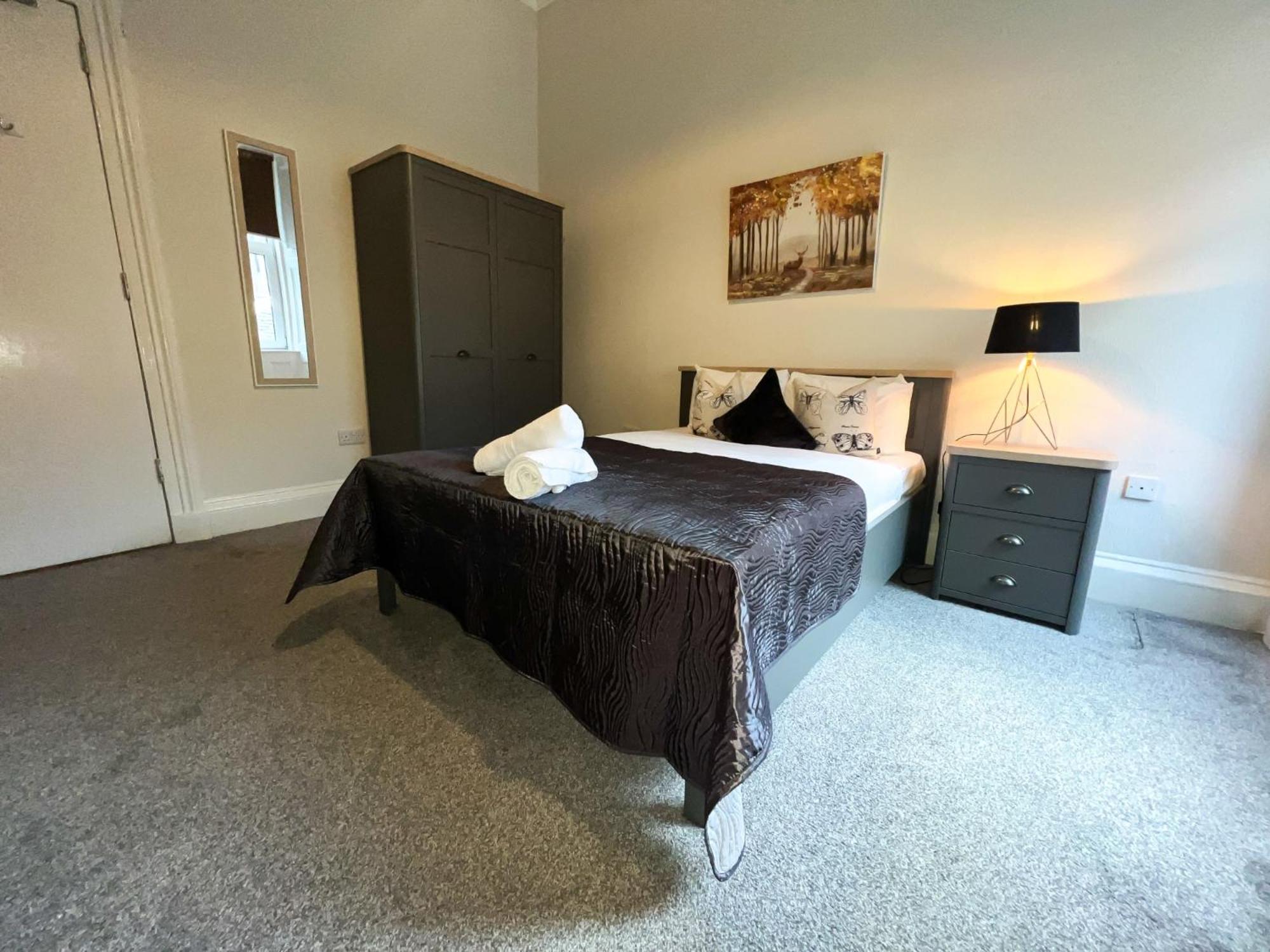 City Centre 5 Bedroom Flat on Sauchiehall Street