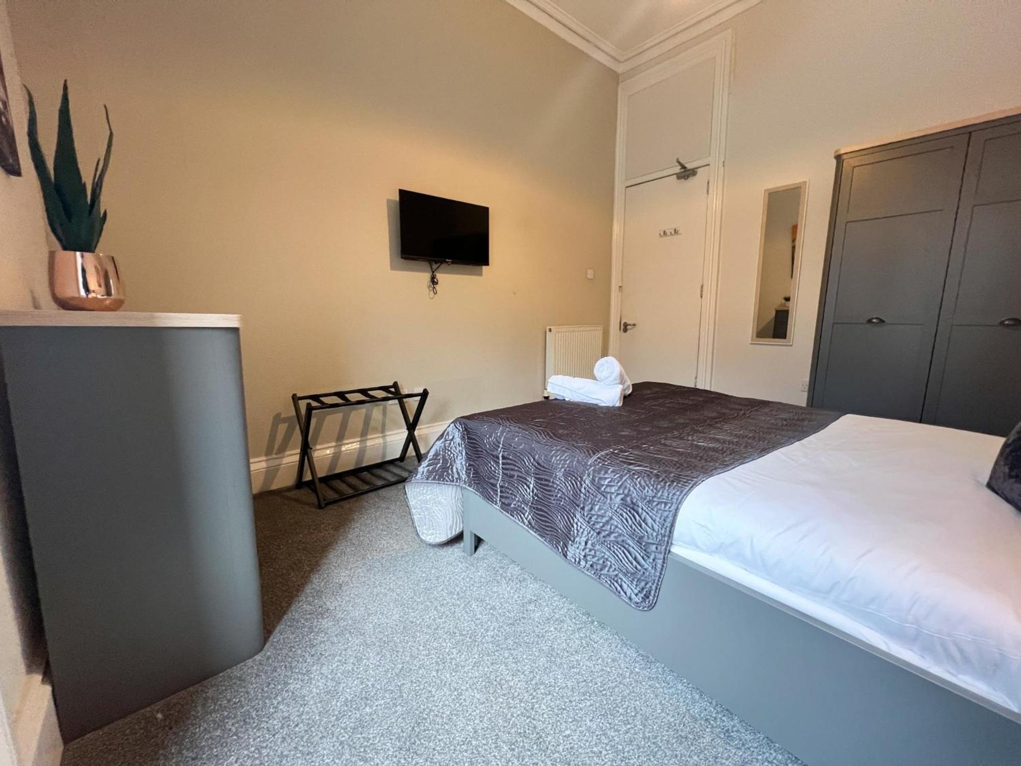 City Centre 5 Bedroom Flat on Sauchiehall Street