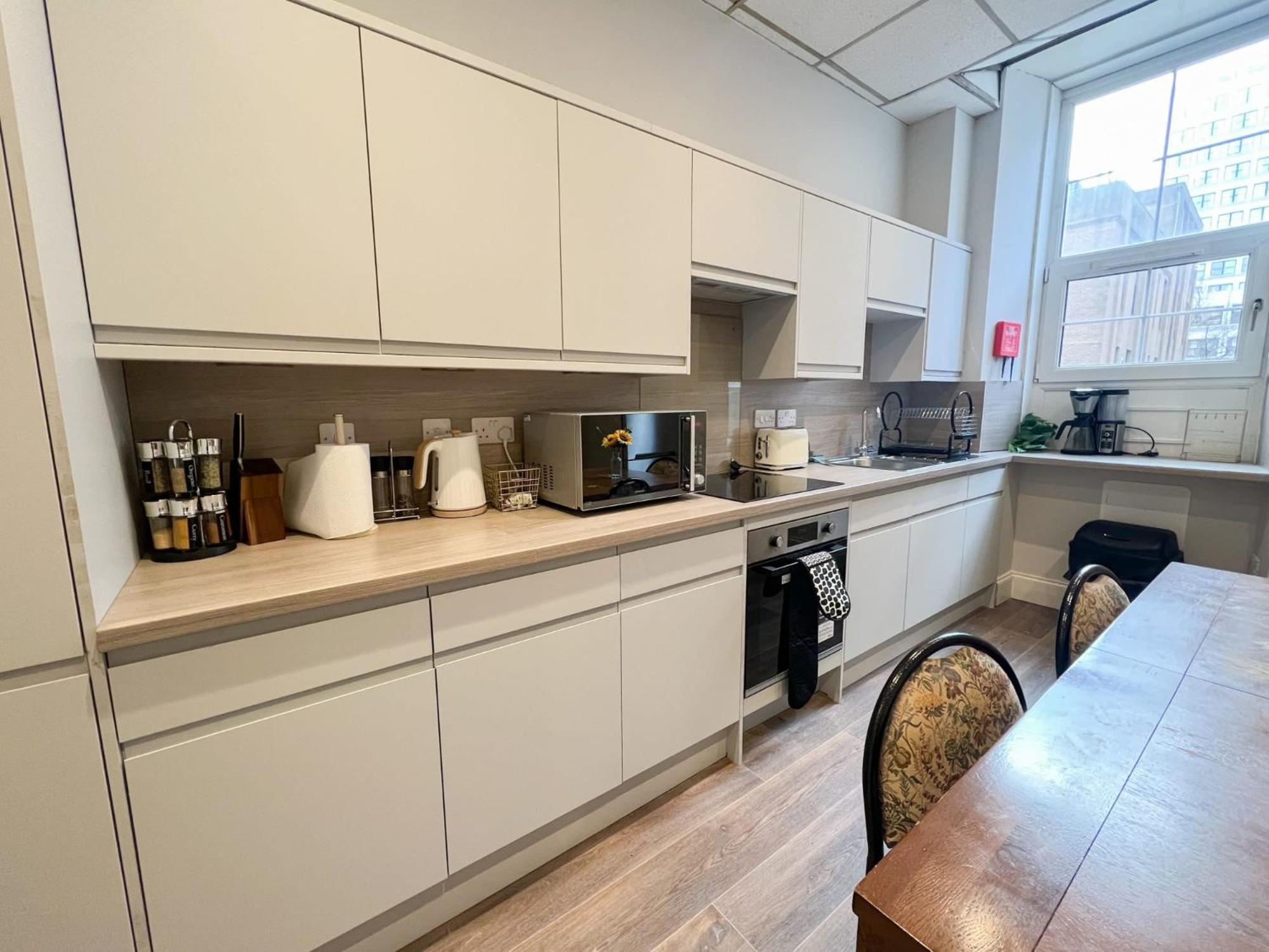 City Centre 5 Bedroom Flat on Sauchiehall Street