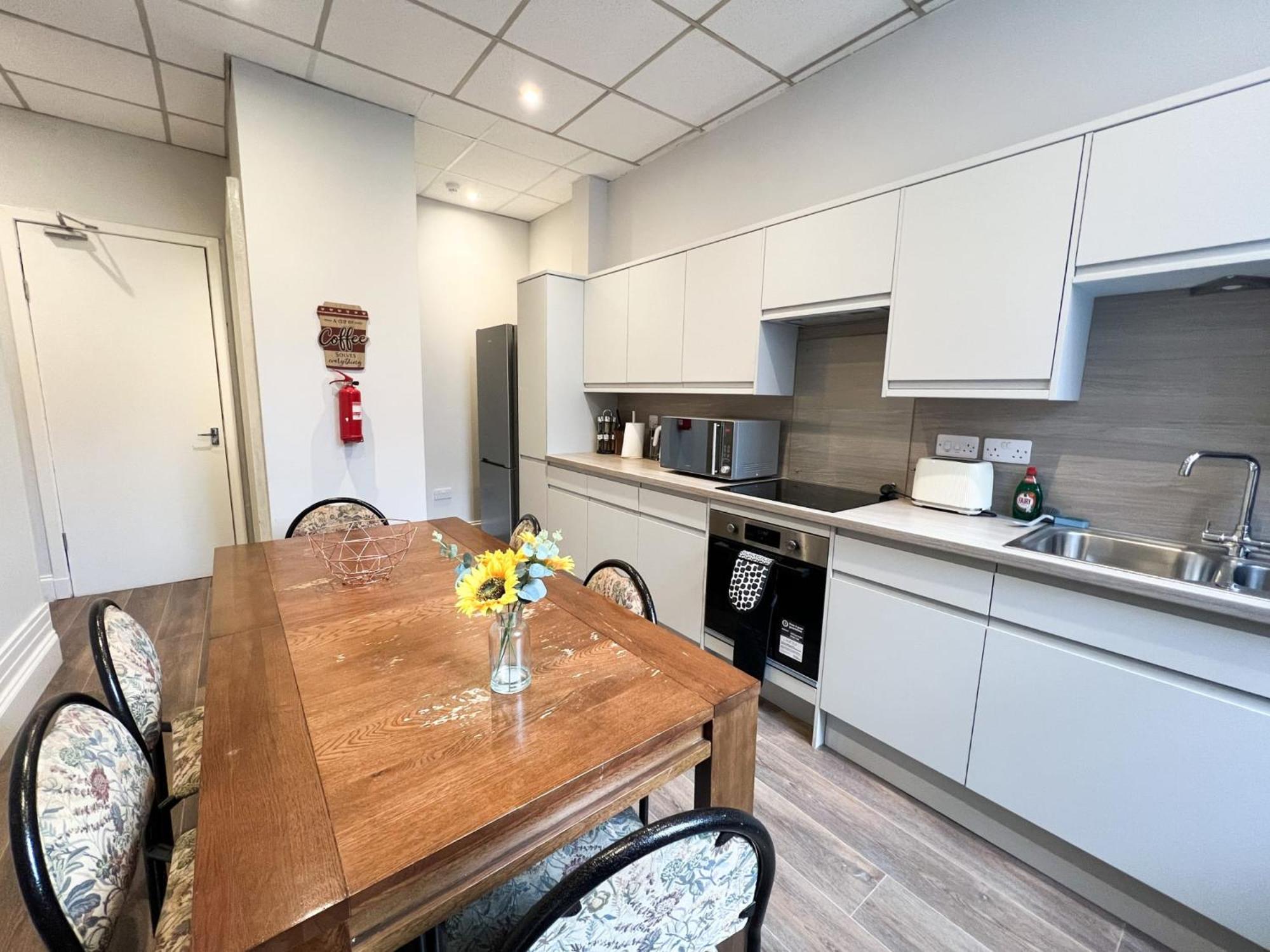 City Centre 5 Bedroom Flat on Sauchiehall Street