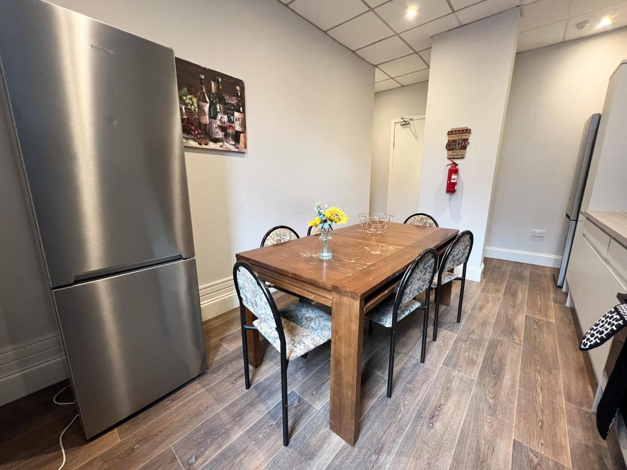 City Centre 5 Bedroom Flat on Sauchiehall Street