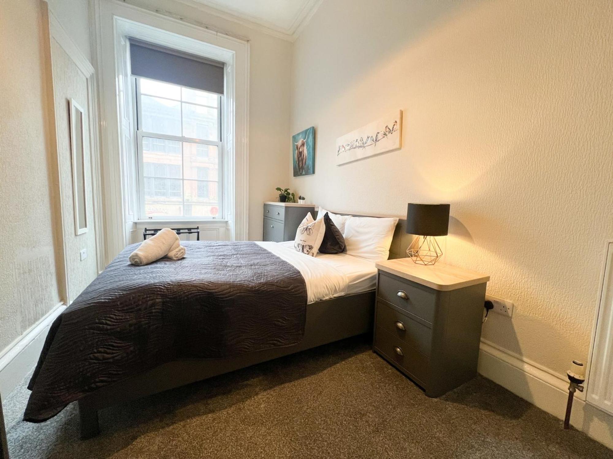 City Centre 5 Bedroom Flat on Sauchiehall Street