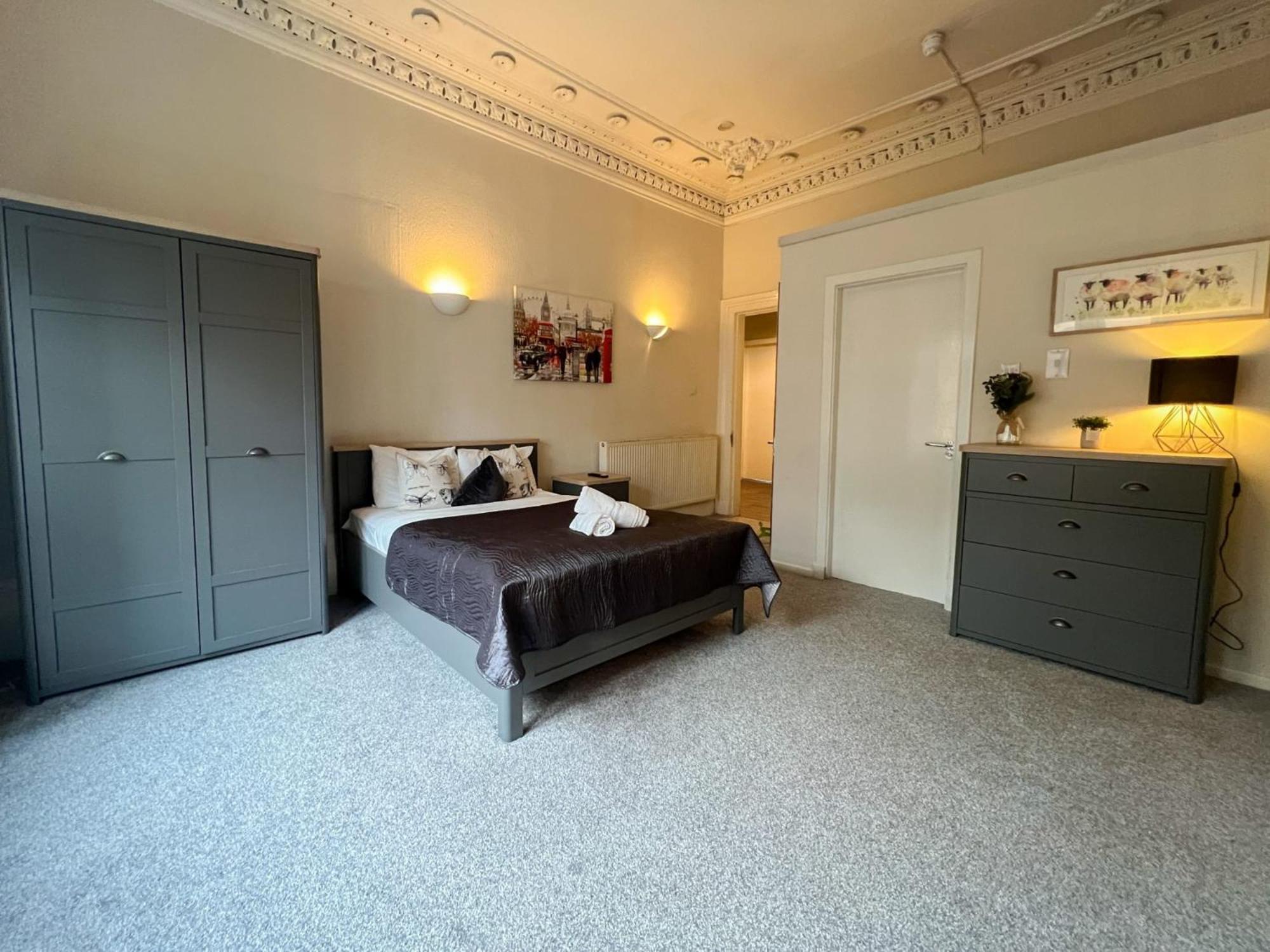 City Centre 5 Bedroom Flat on Sauchiehall Street