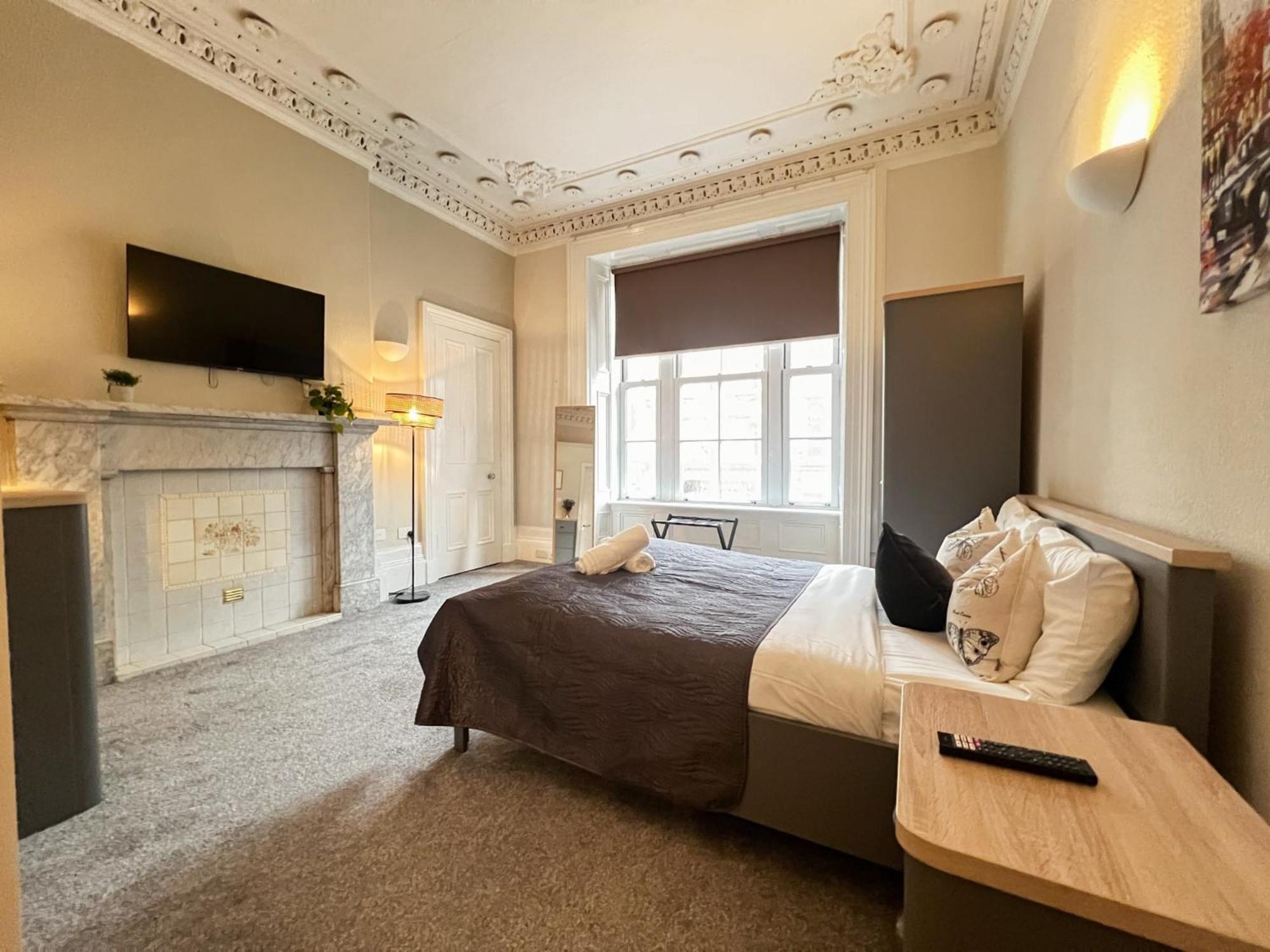 City Centre 5 Bedroom Flat on Sauchiehall Street