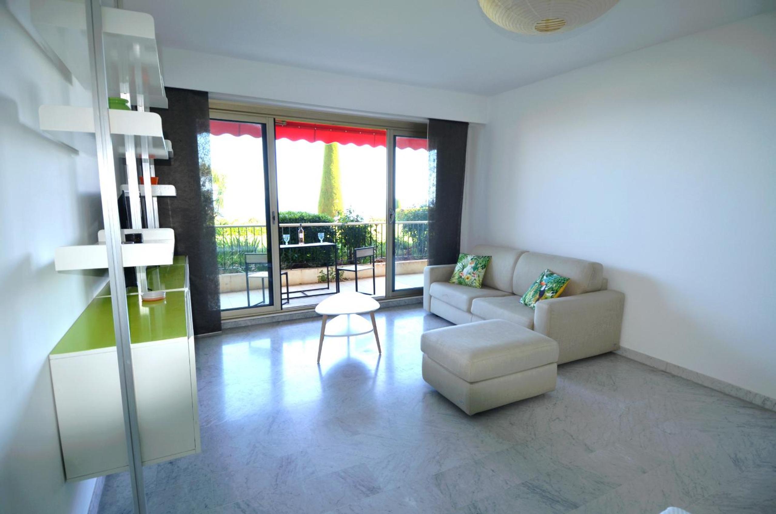 Exceptionnel studio vue Mer hauteurs de Nice view 3