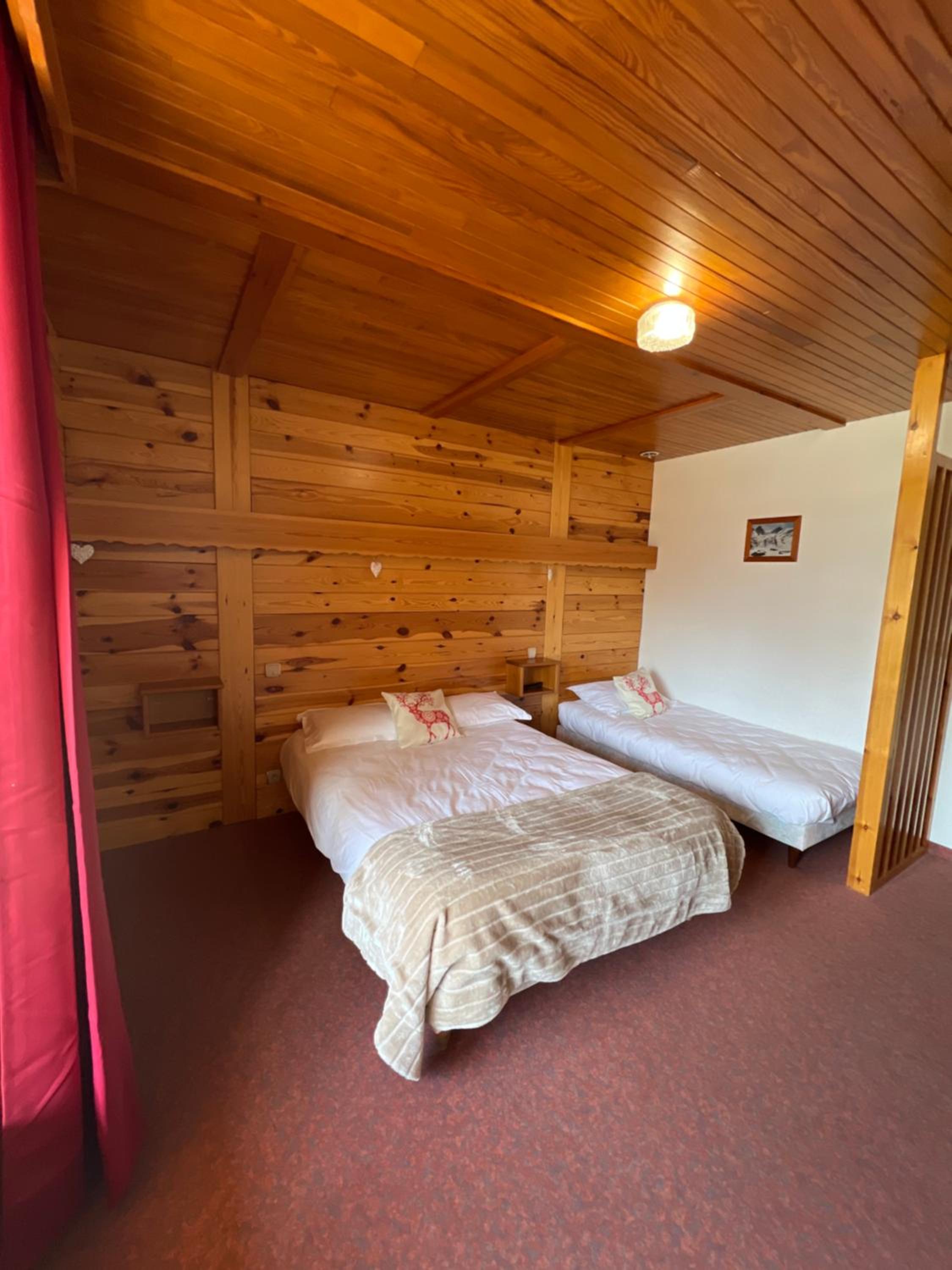 Puy-Saint-Vincent Vacations - Hotel Restaurant La Pendine - Property Image 1