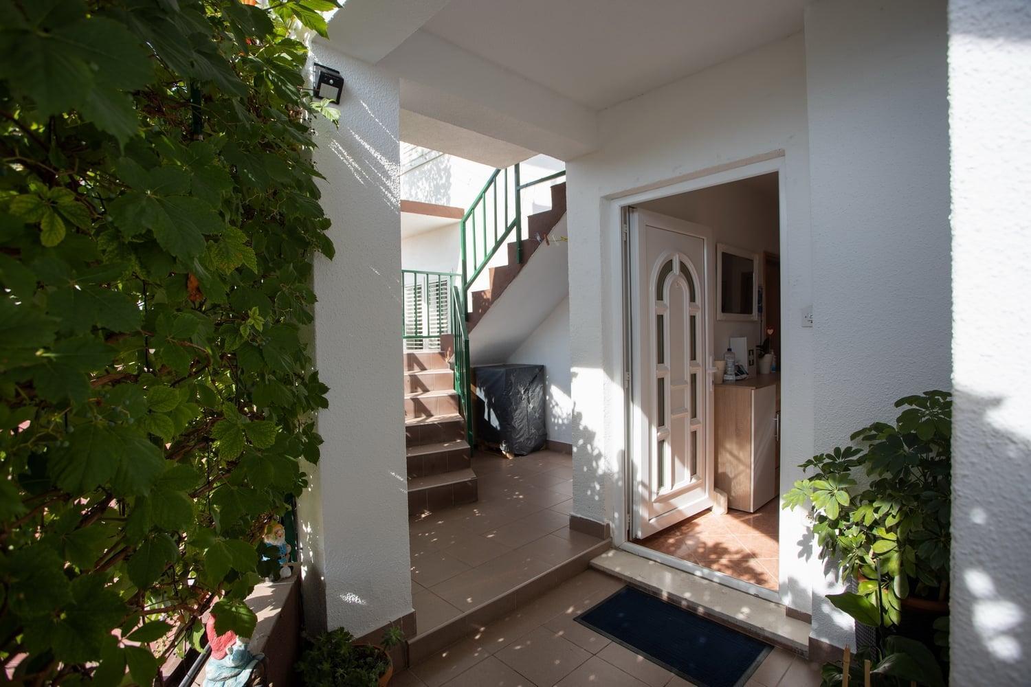 Apartmani Komparic view 2