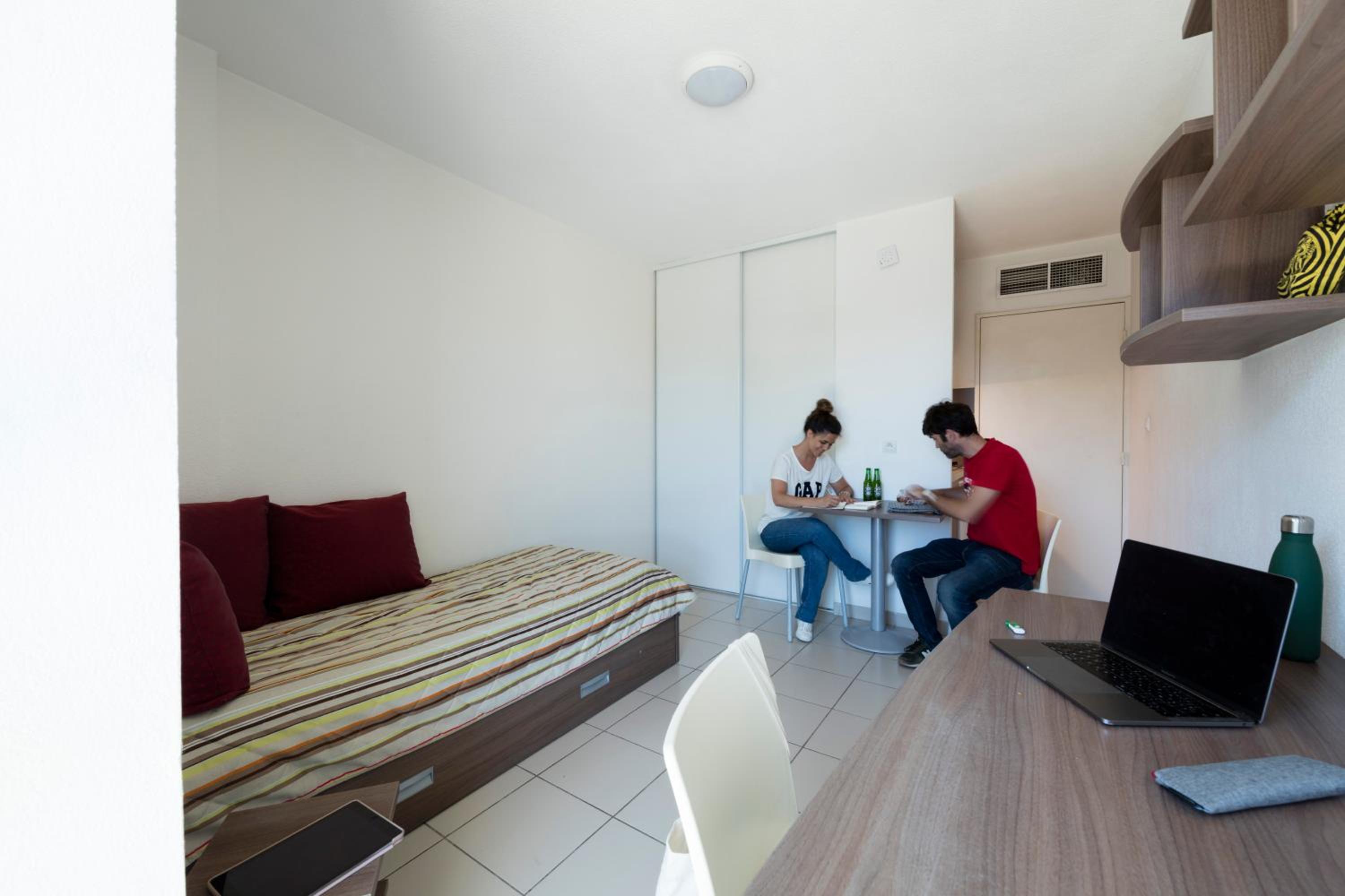 Toulon Vacations - Garden  City Toulon - Property Image 14