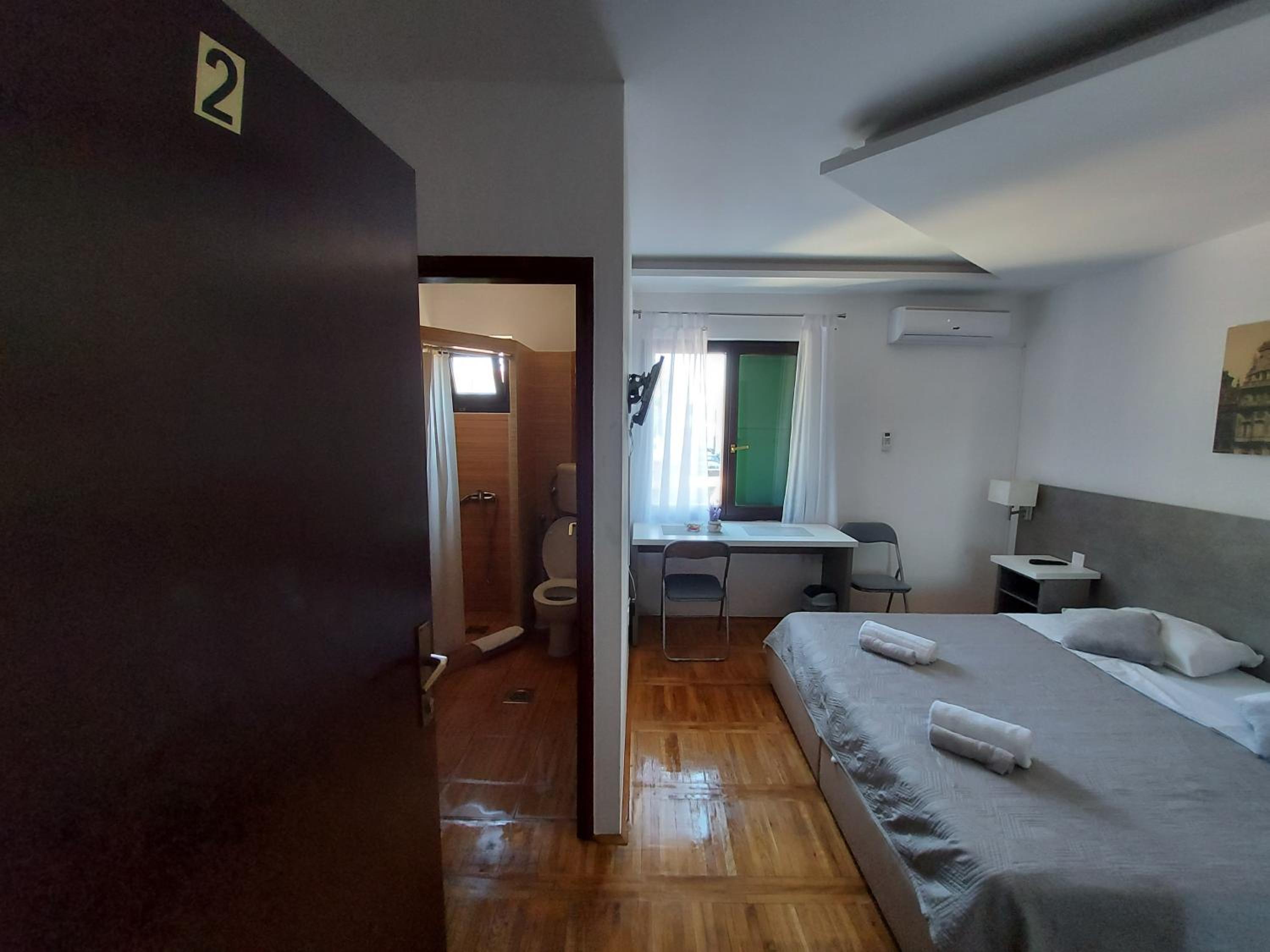 Photo 6