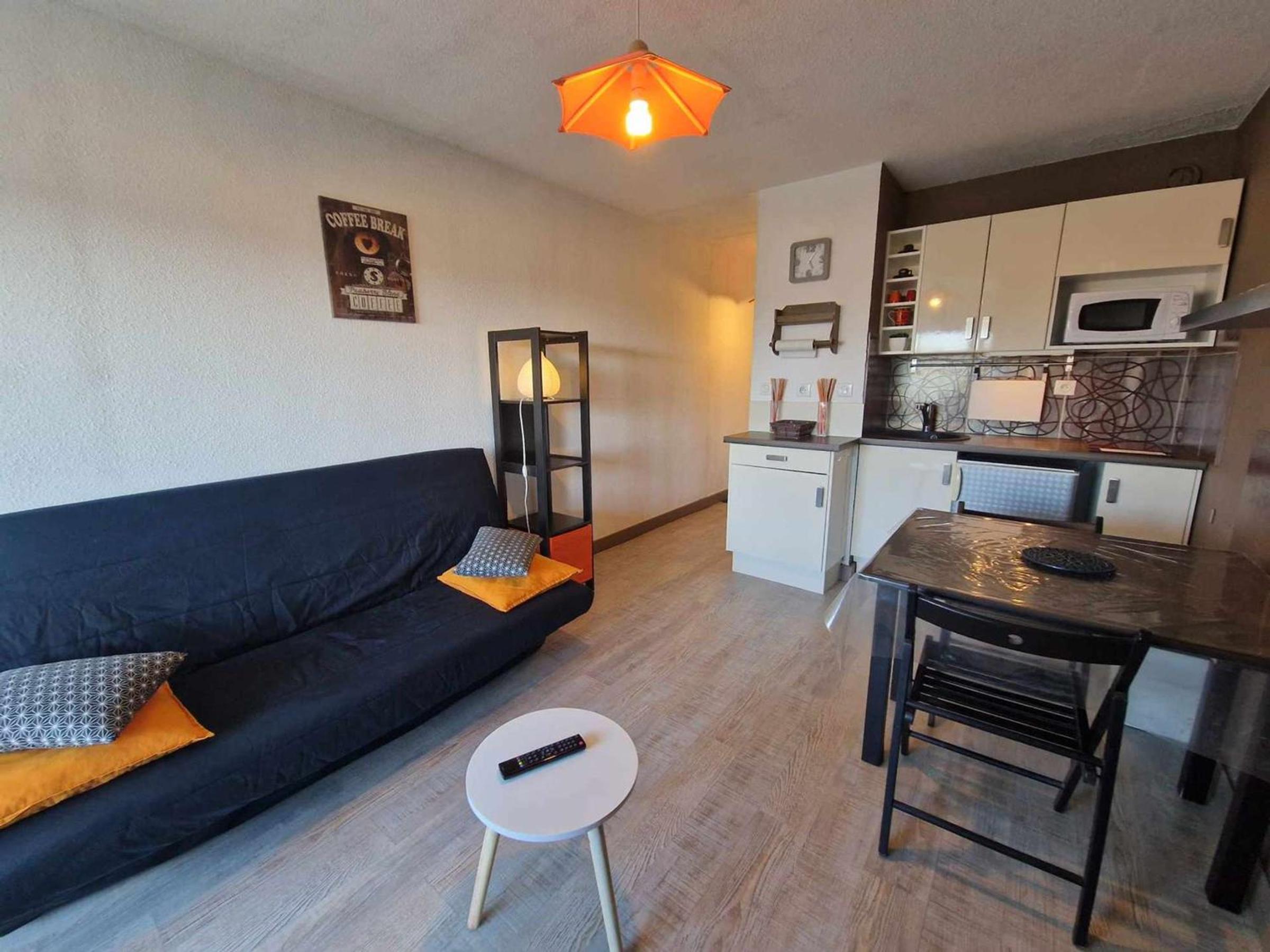 Hotel Studio Rénové avec Terrasse et Parking Privé au Cœur de Marseillan - FR-1-326-598 - Image 1