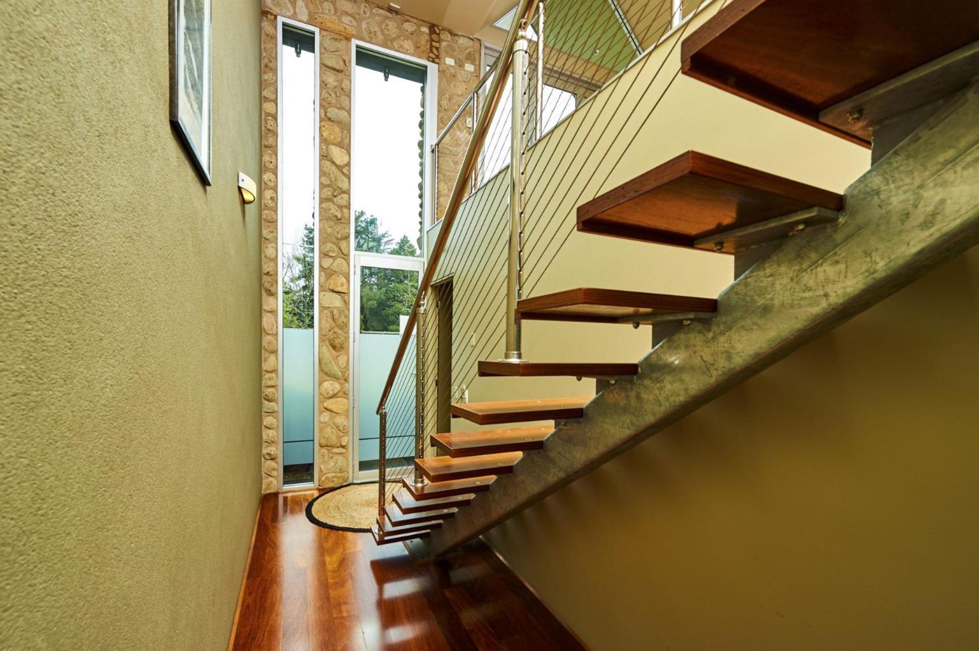 No.6 - Luxury Private Haven in the Heart of Bright