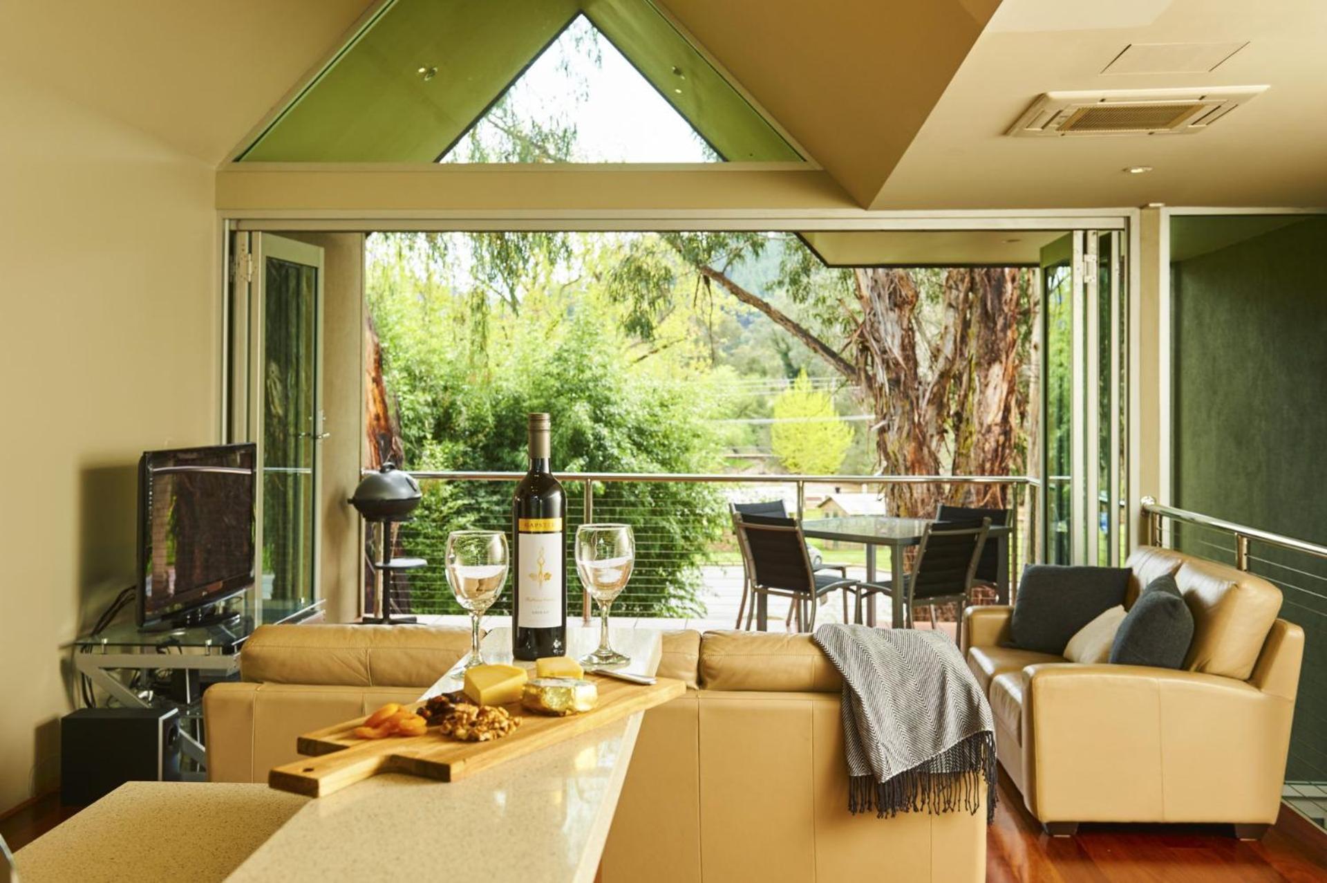 No.6 - Luxury Private Haven in the Heart of Bright