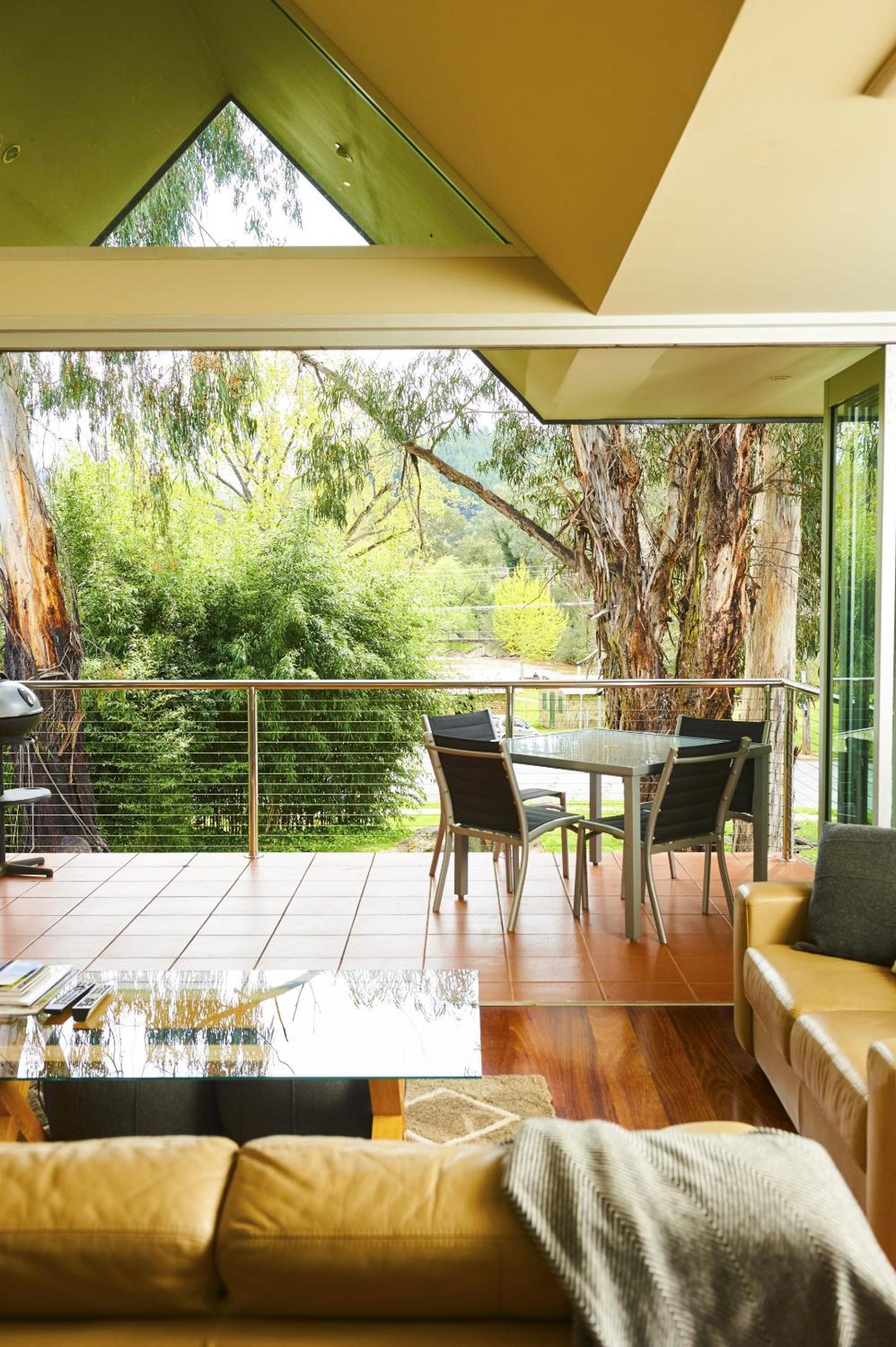 No.6 - Luxury Private Haven in the Heart of Bright