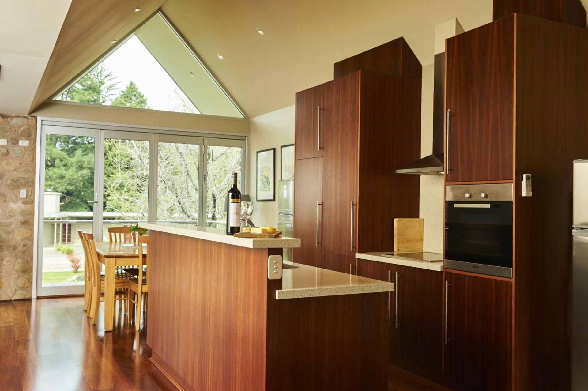 No.6 - Luxury Private Haven in the Heart of Bright