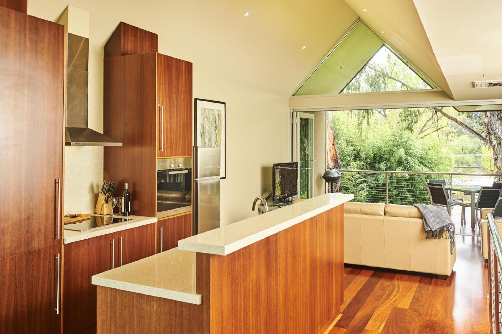 No.6 - Luxury Private Haven in the Heart of Bright