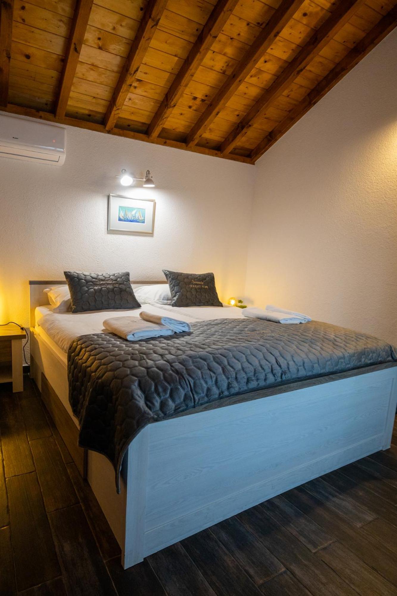 Holiday Home Svemir